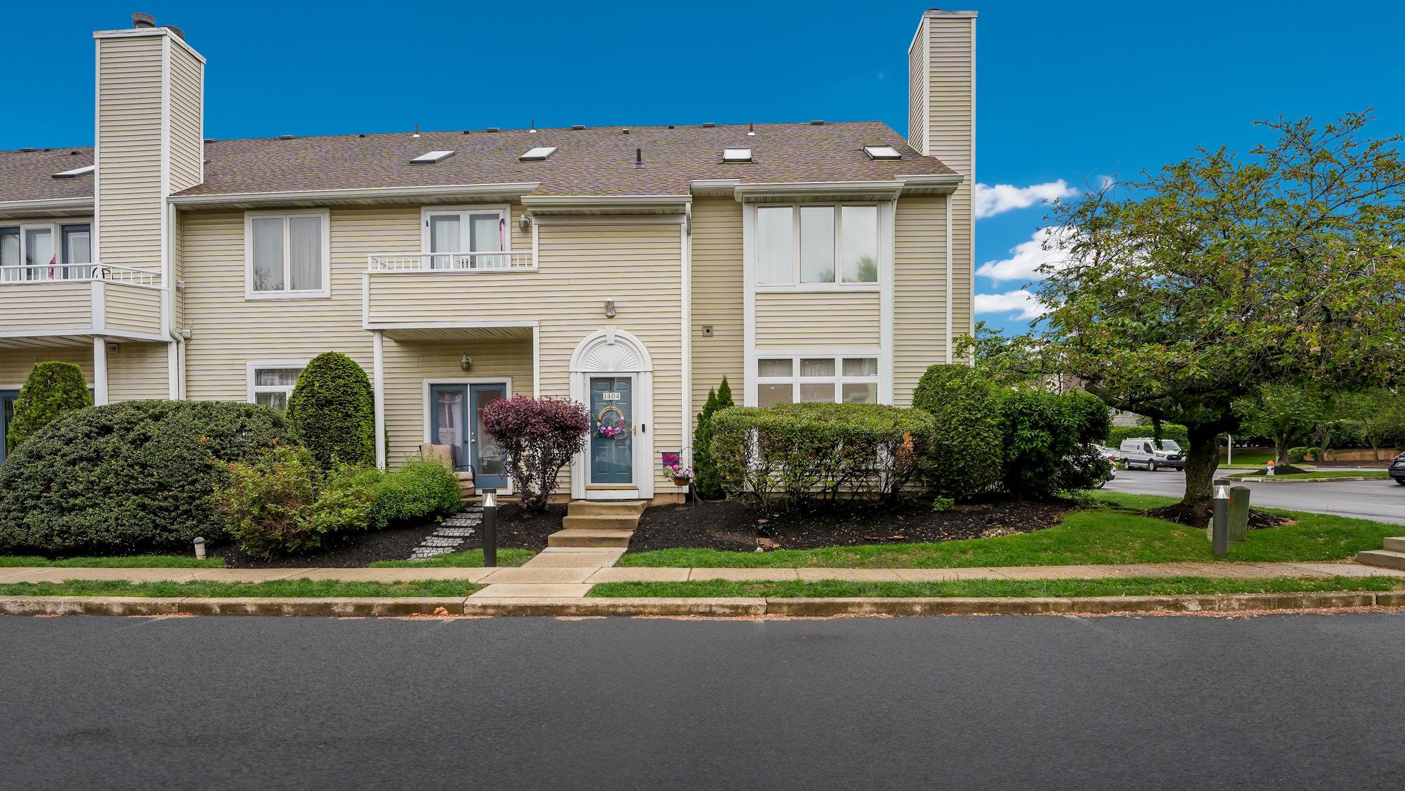MONTGOMERY PLACE - Residential