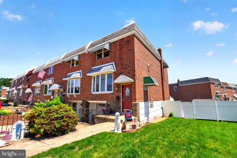 Townhouse For Sale - 8951 Ashton Road<br/> PHILADELPHIA, PA 19136