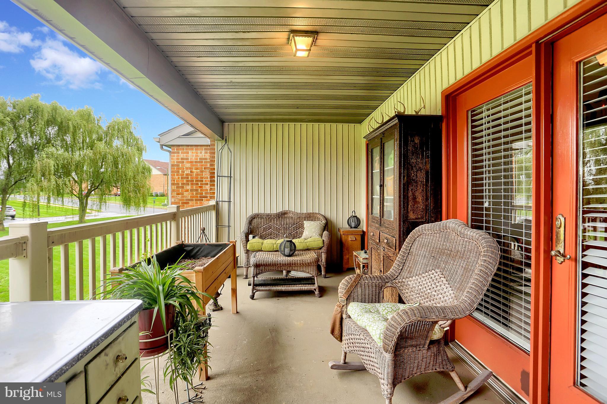 THE OAKS CONDOMINUMS - Residential