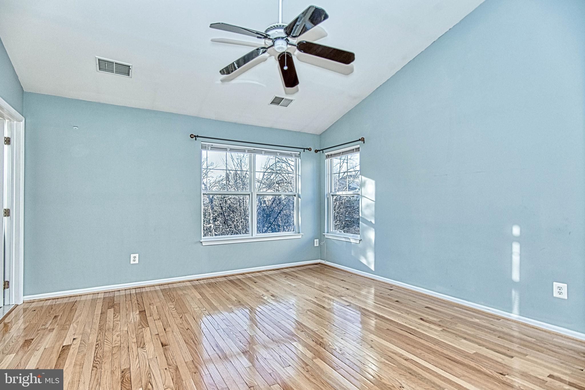 MCNAIR FARMS LANDBAY - Residential Lease