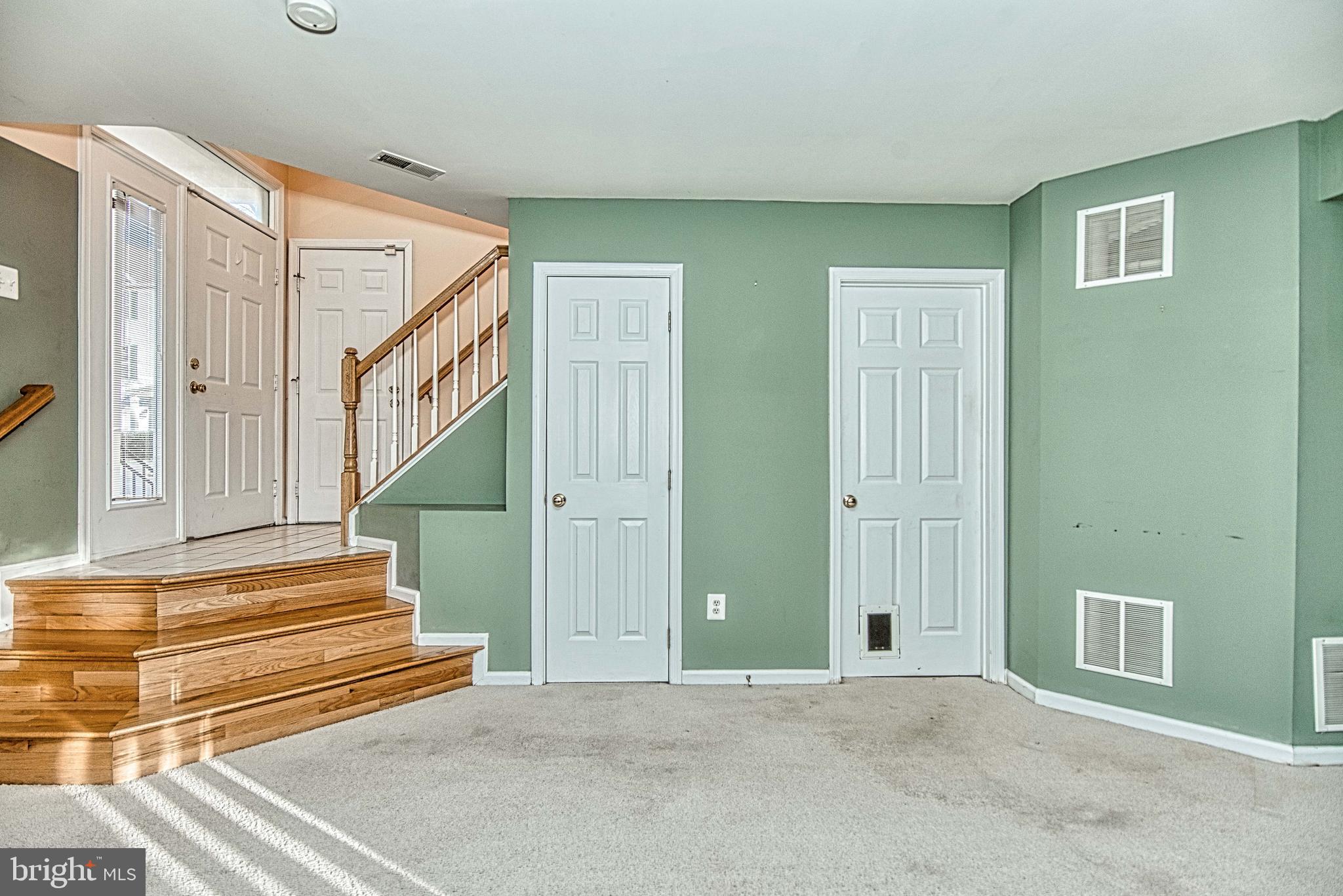 MCNAIR FARMS LANDBAY - Residential Lease