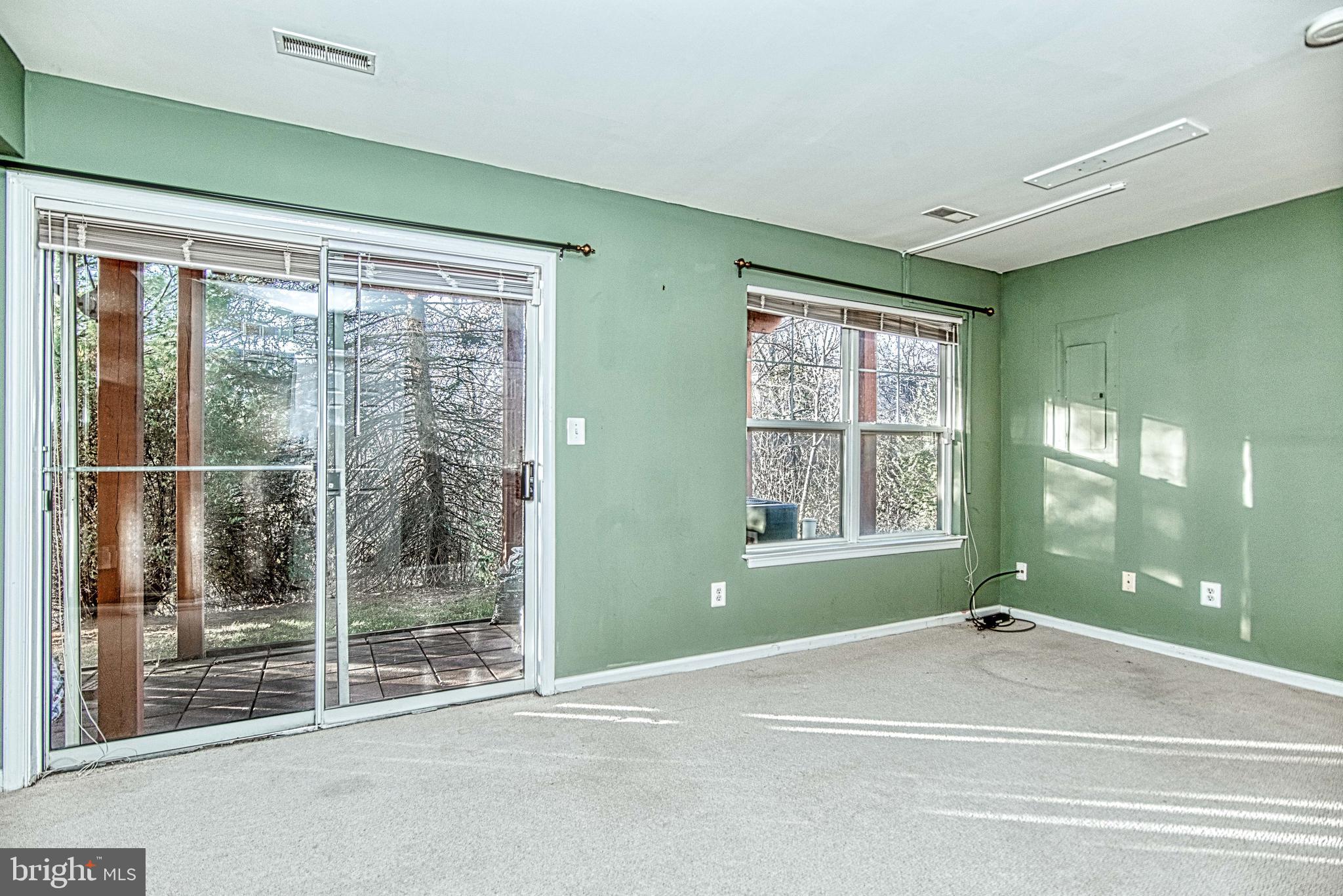 MCNAIR FARMS LANDBAY - Residential Lease