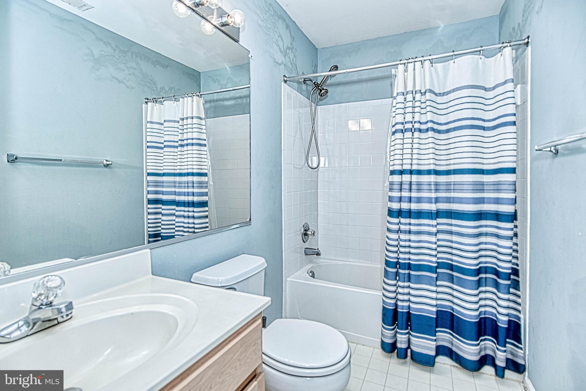 MCNAIR FARMS LANDBAY - Residential Lease