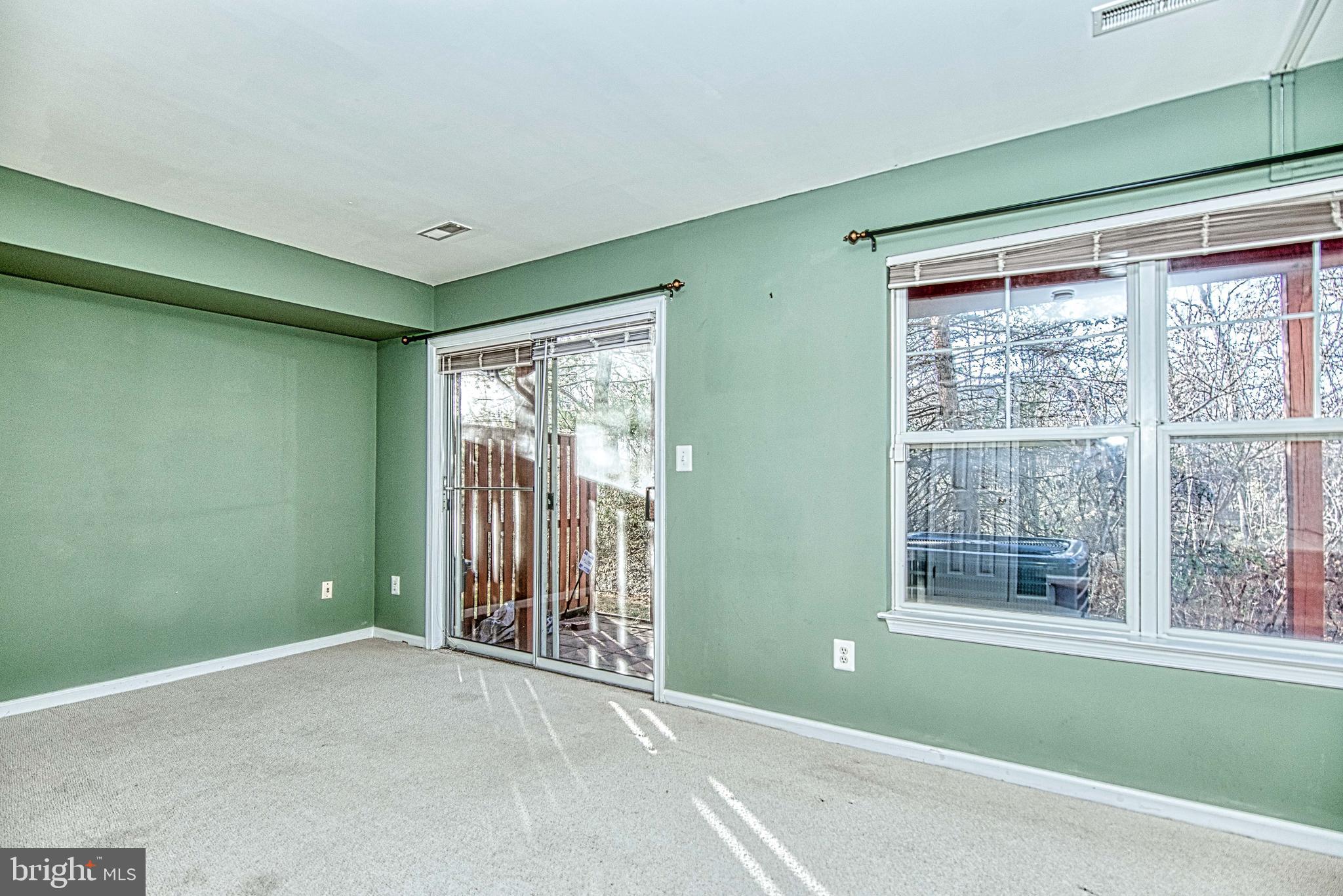 MCNAIR FARMS LANDBAY - Residential Lease