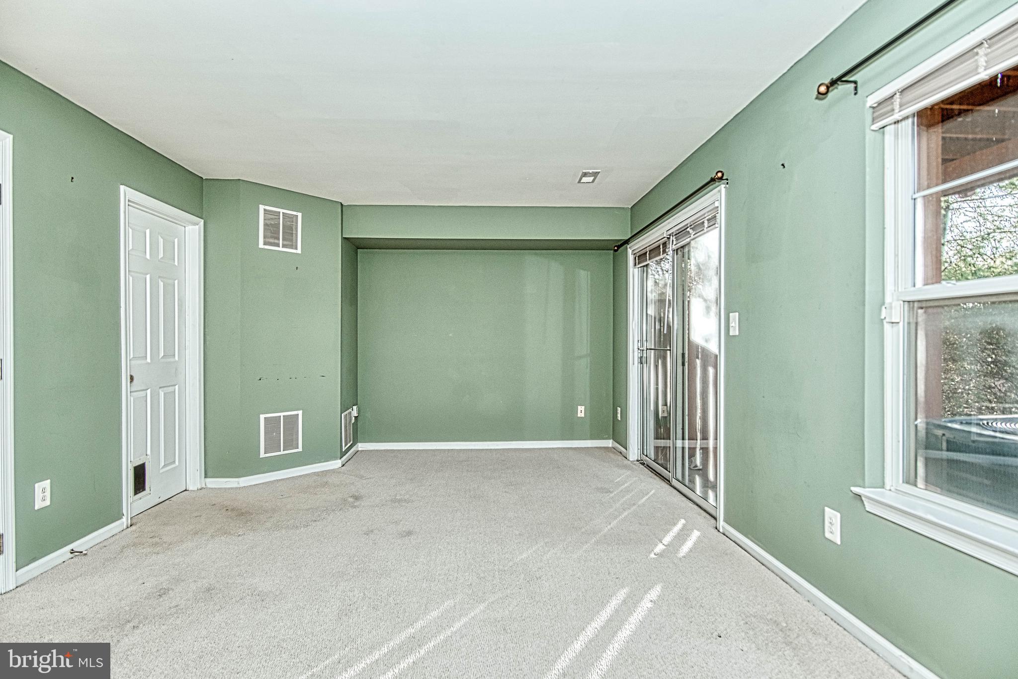 MCNAIR FARMS LANDBAY - Residential Lease