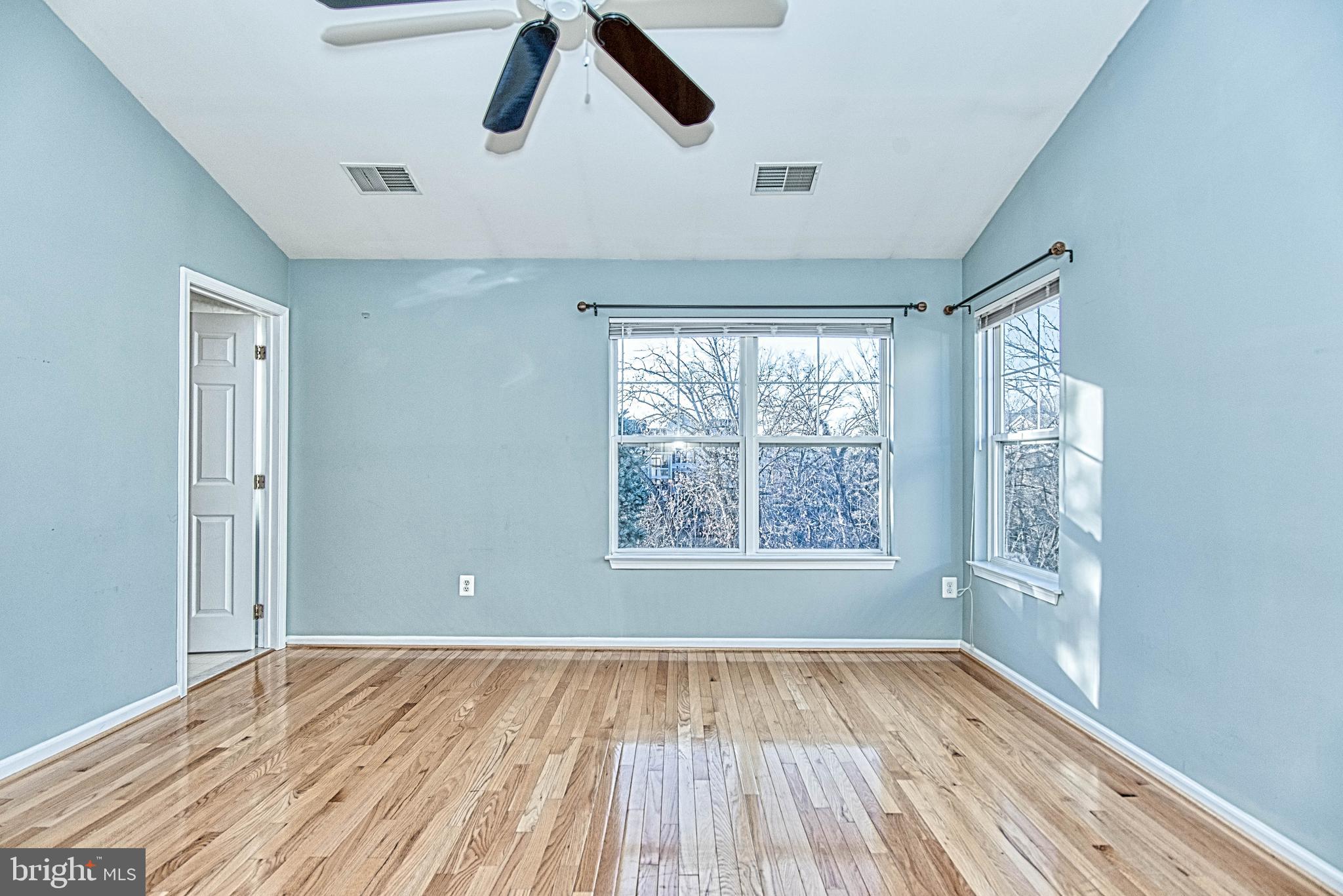 MCNAIR FARMS LANDBAY - Residential Lease