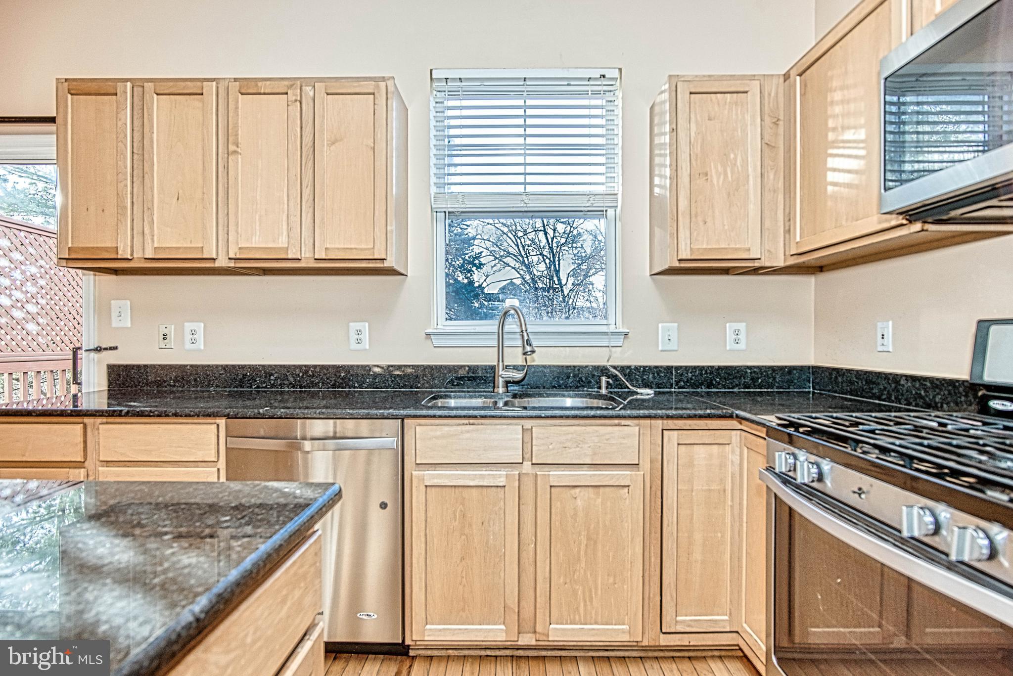 MCNAIR FARMS LANDBAY - Residential Lease