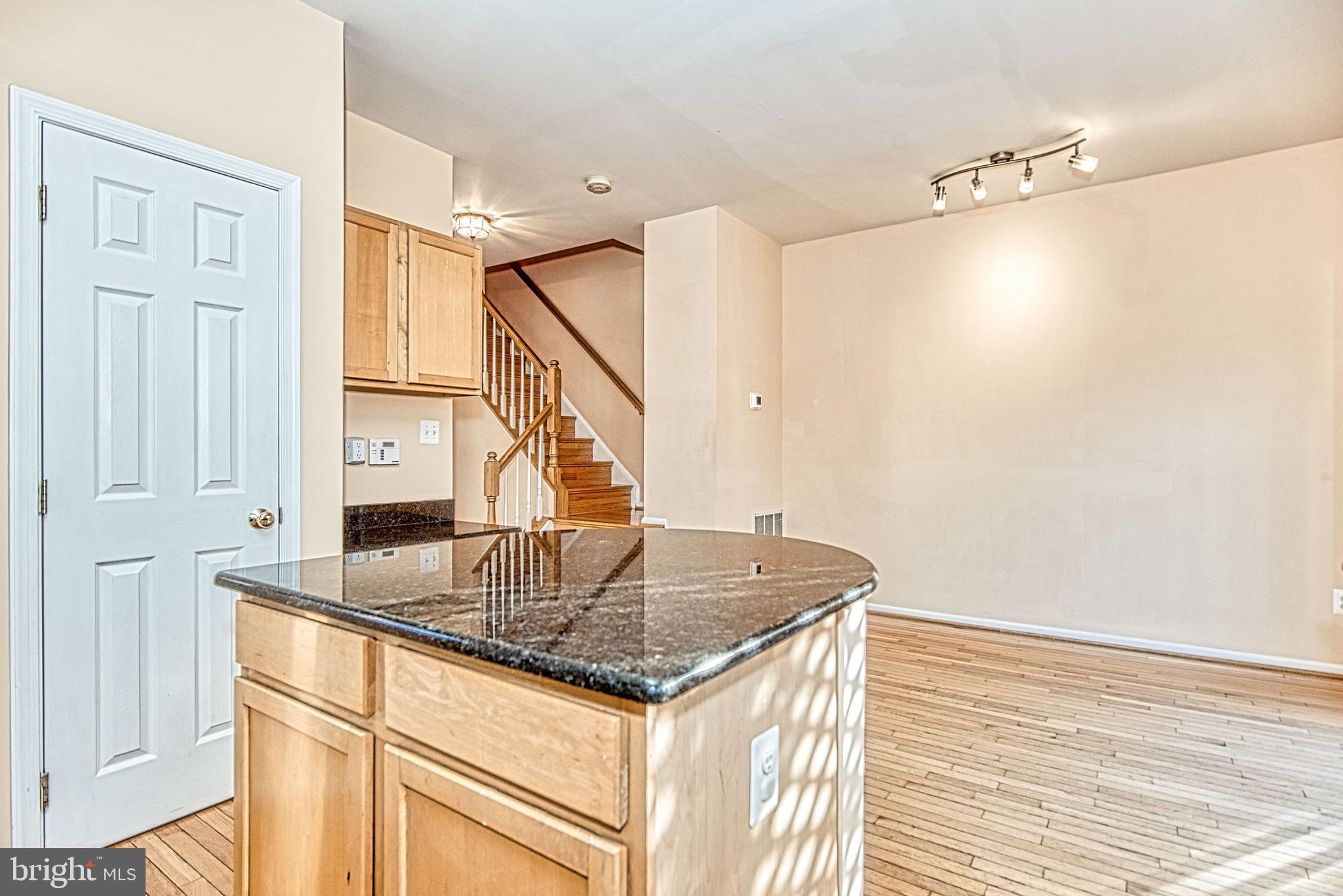 MCNAIR FARMS LANDBAY - Residential Lease