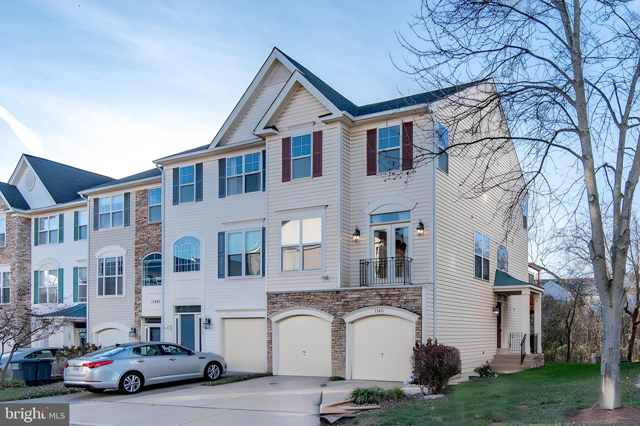 MCNAIR FARMS LANDBAY - Residential Lease