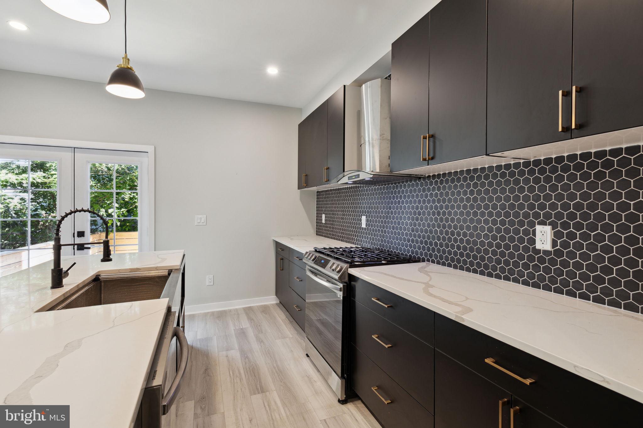 EAST PASSYUNK CROSSING - Residential