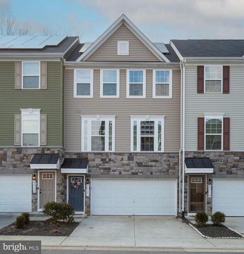 Townhouse For Sale - 9712 Cedarmass Circle<br/> FREDERICKSBURG, VA 22408
