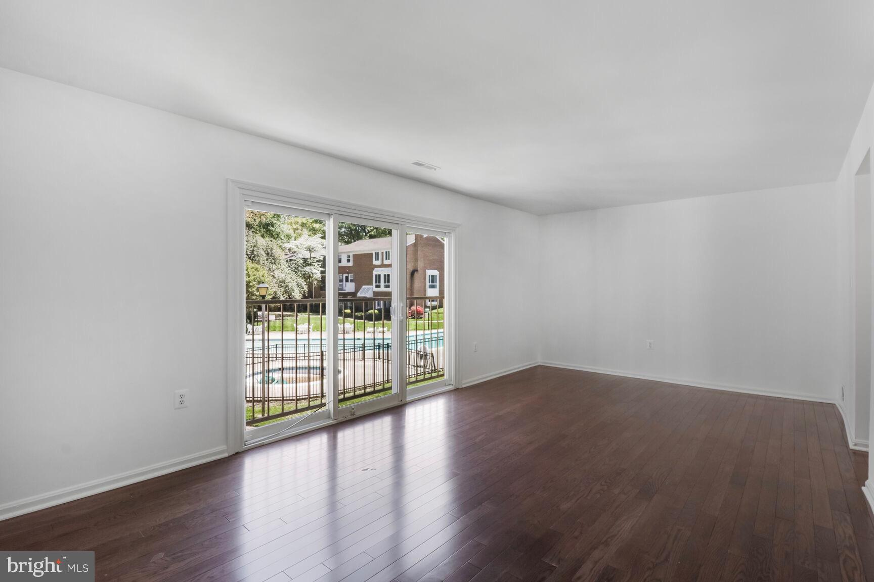 FAIRFAX PLAZA TOWNHOUSES - Residential