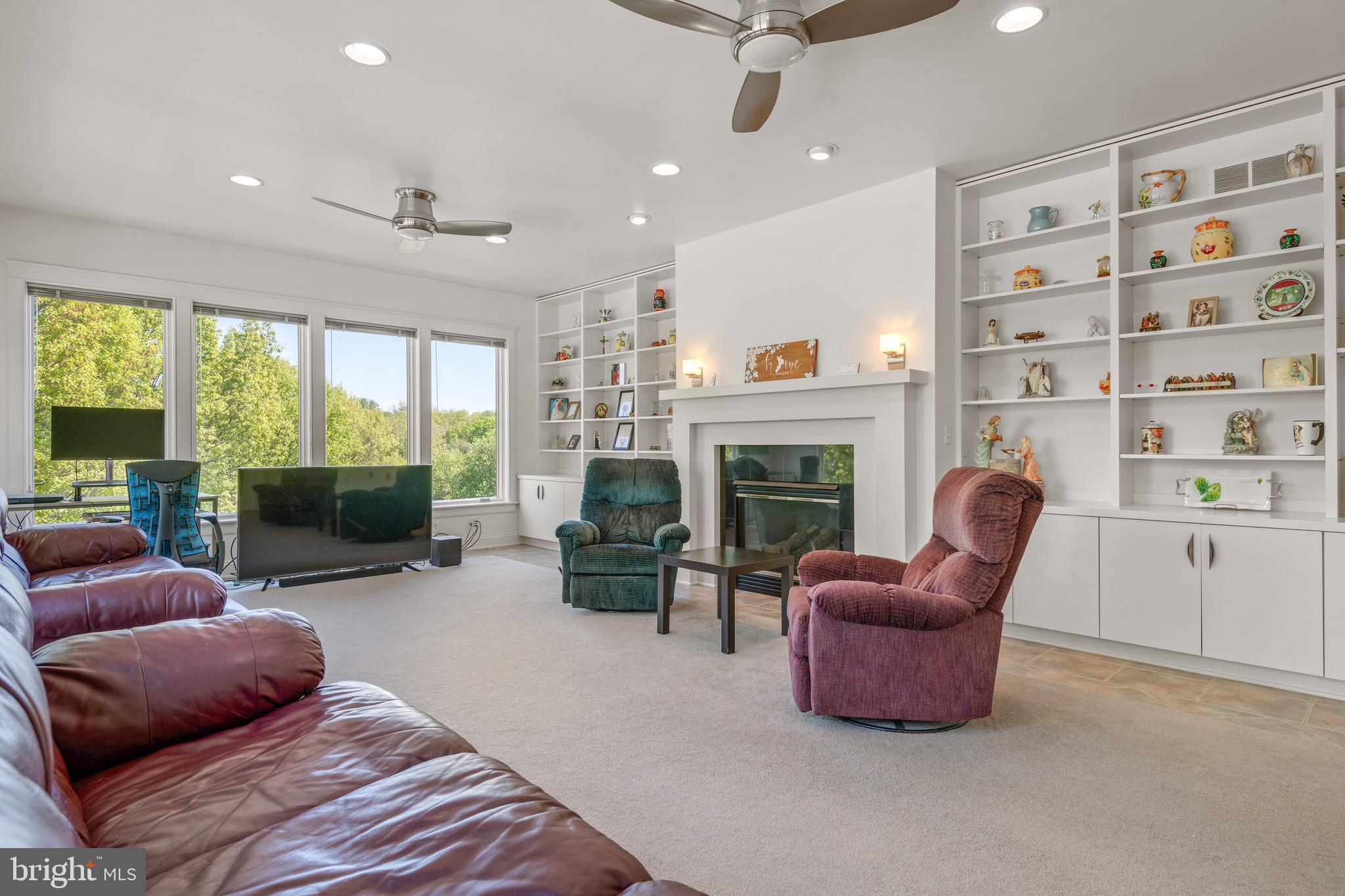 DOE RUN HILLS - Residential