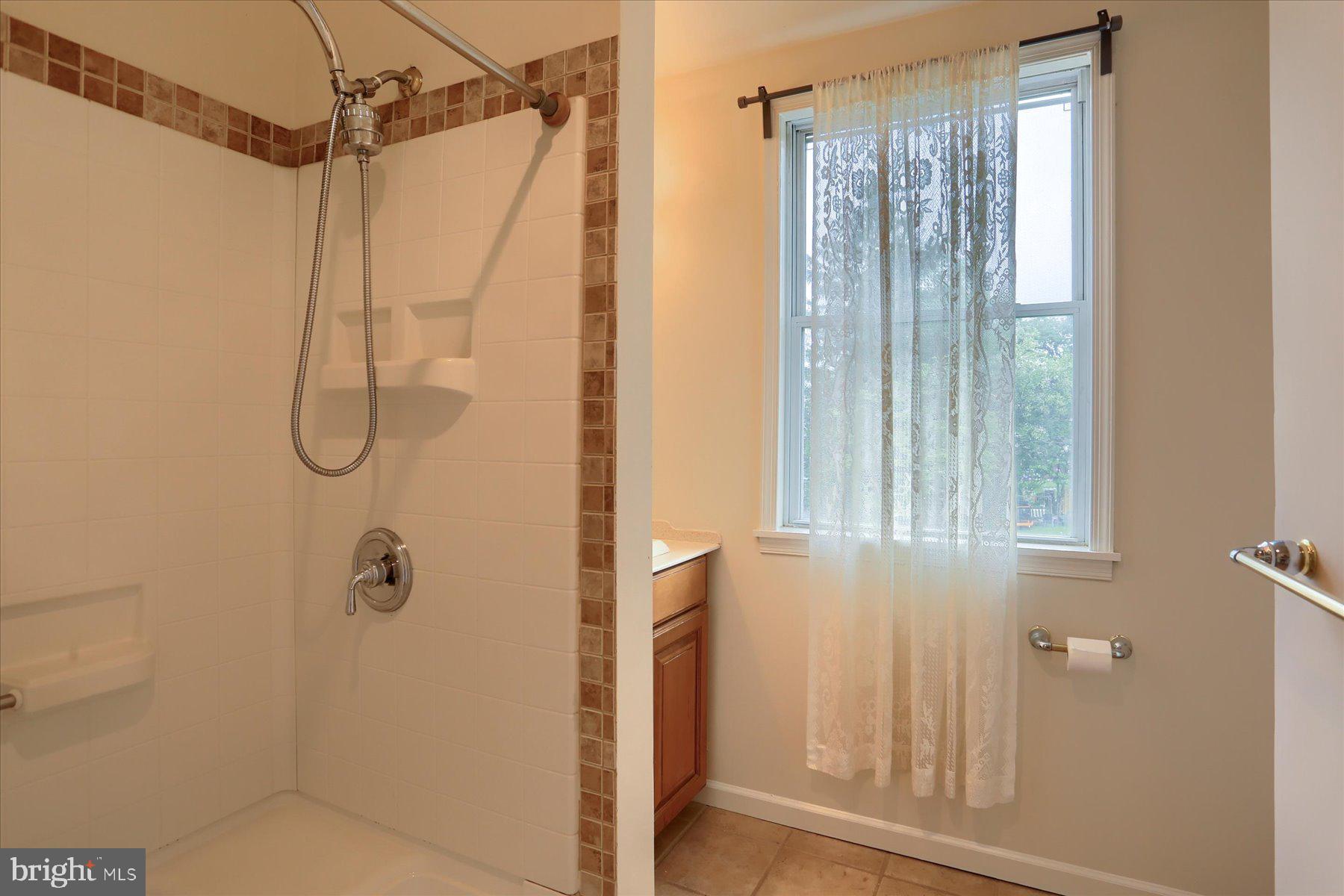 COLONIAL PARK - Residential