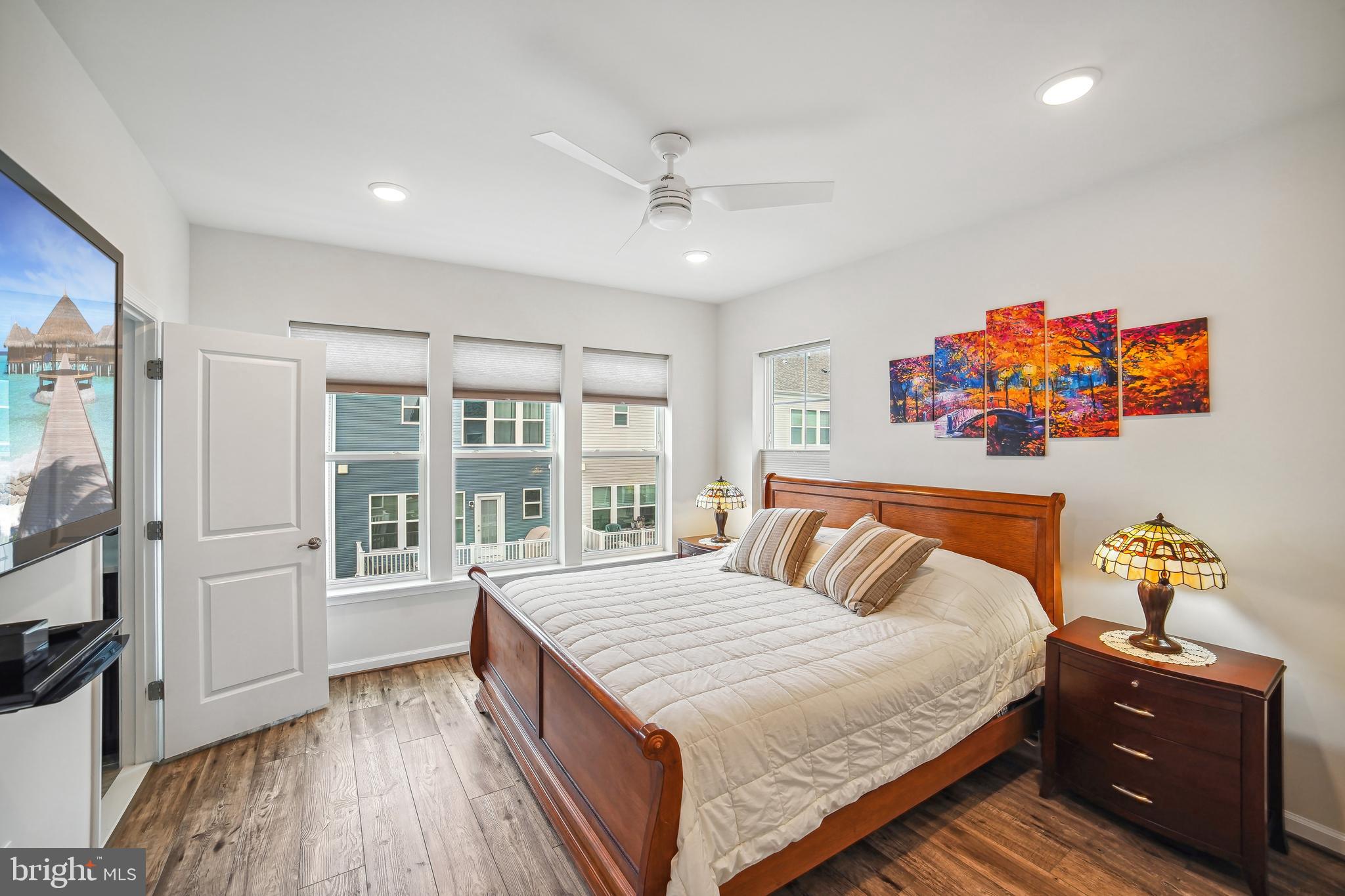 CENTURY ROW - Residential