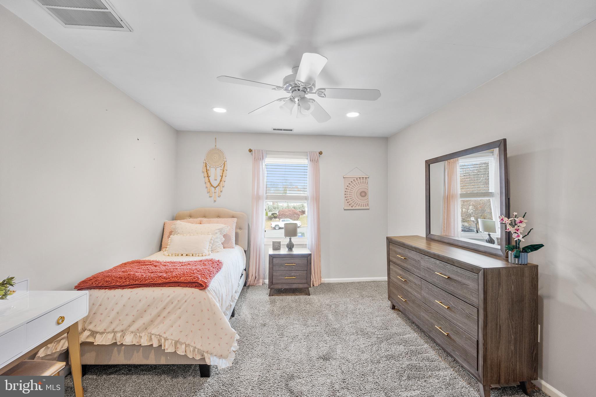 CEDAR HOLLOW - Residential