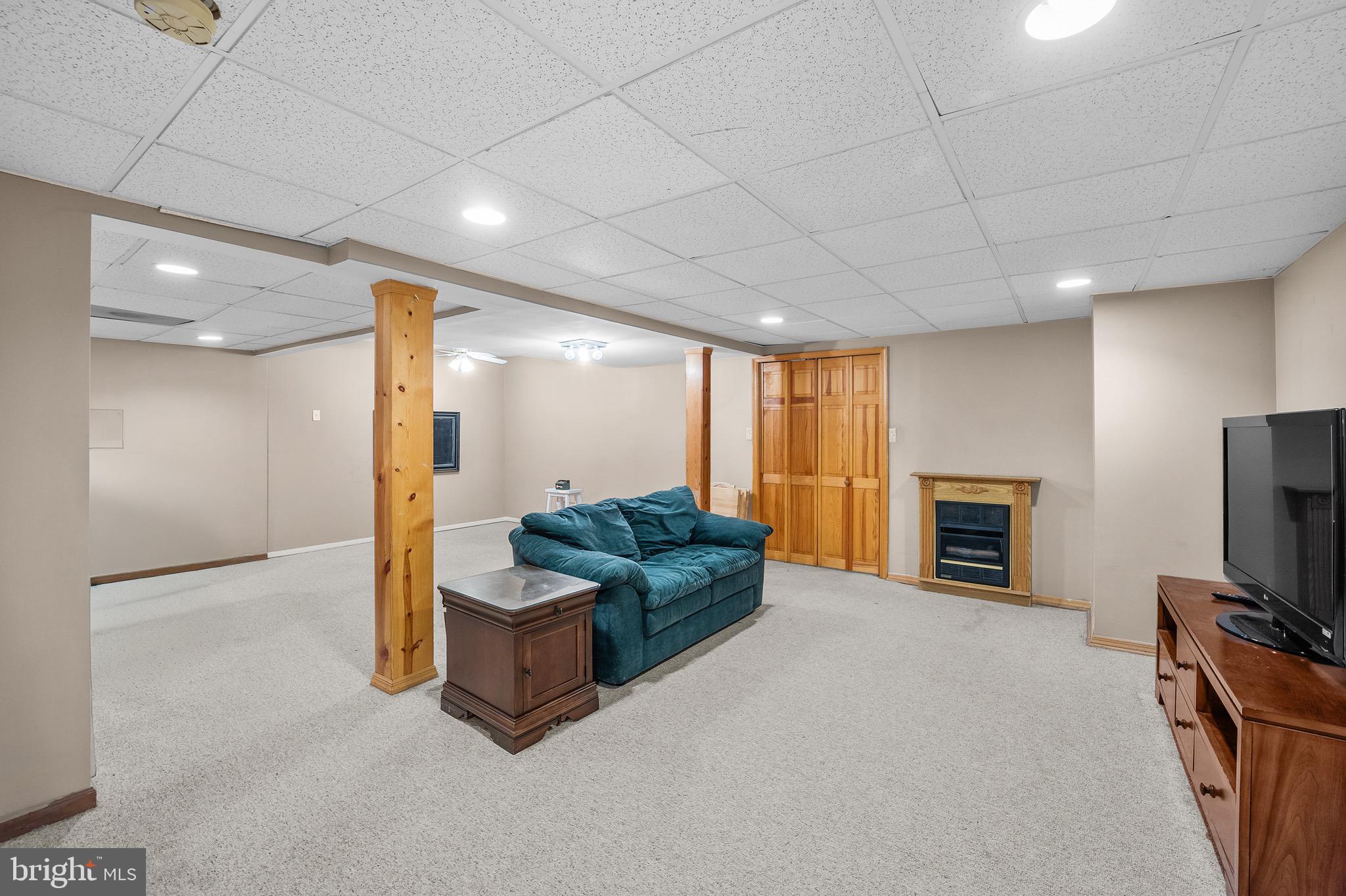 CEDAR HOLLOW - Residential