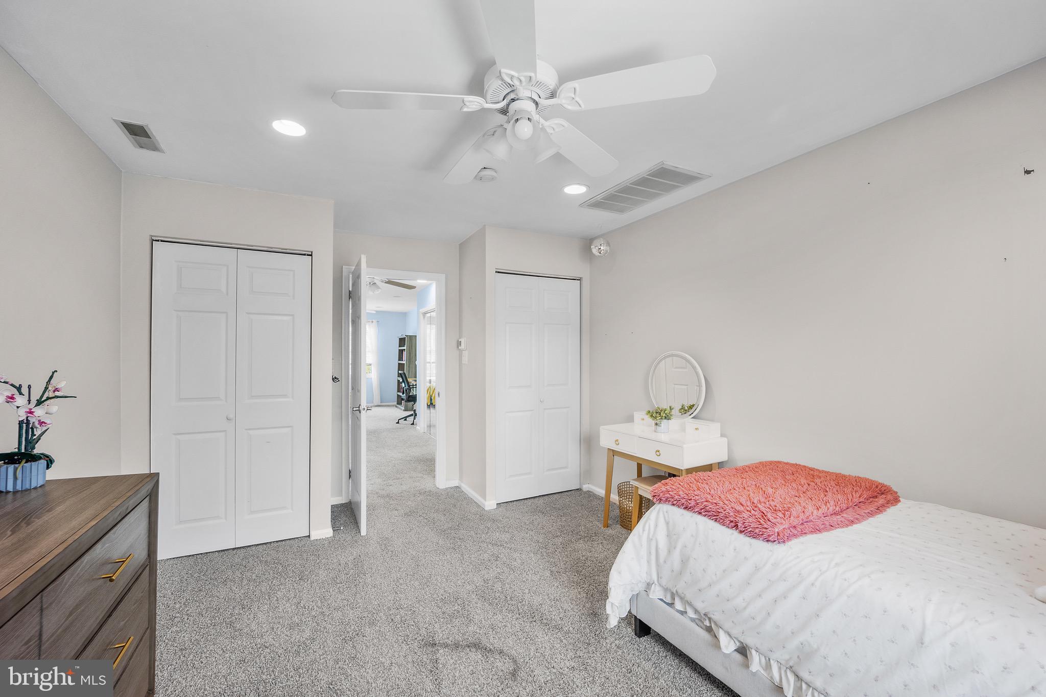 CEDAR HOLLOW - Residential