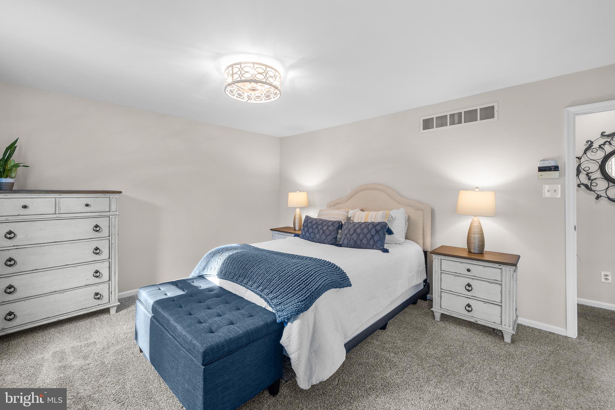 CEDAR HOLLOW - Residential