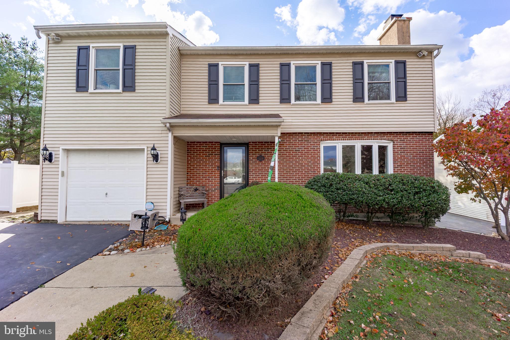 CEDAR HOLLOW - Residential