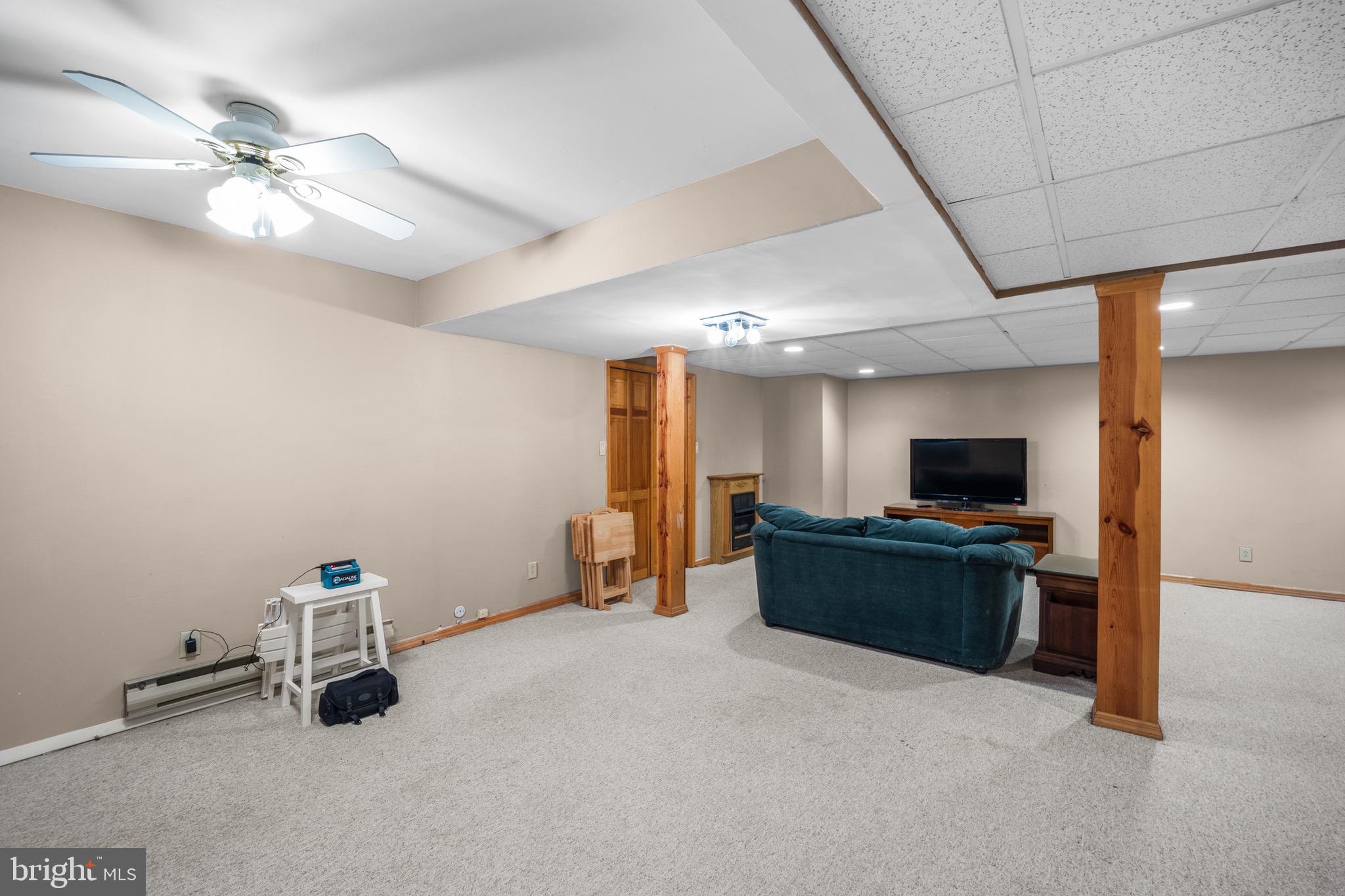 CEDAR HOLLOW - Residential