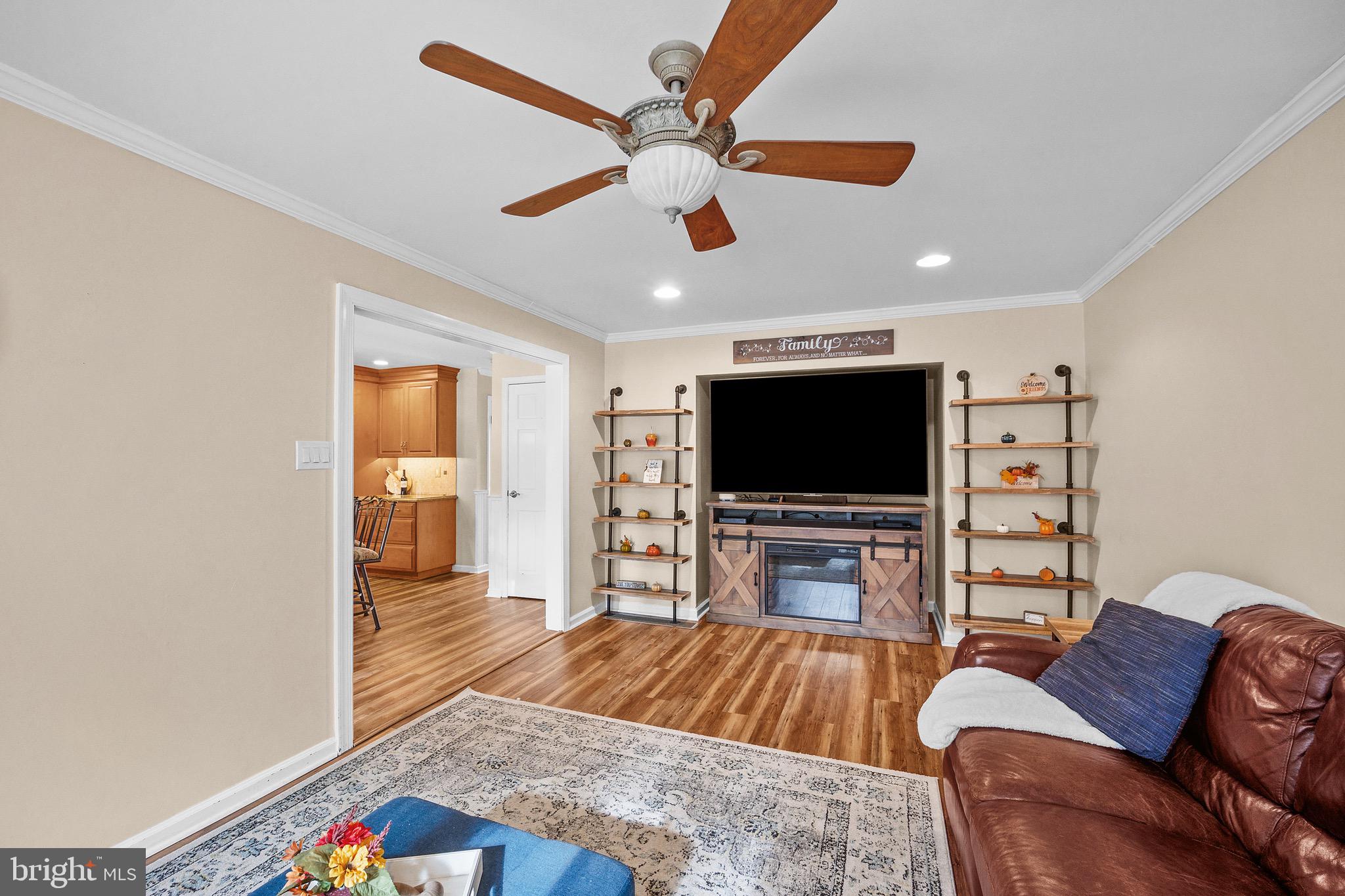 CEDAR HOLLOW - Residential