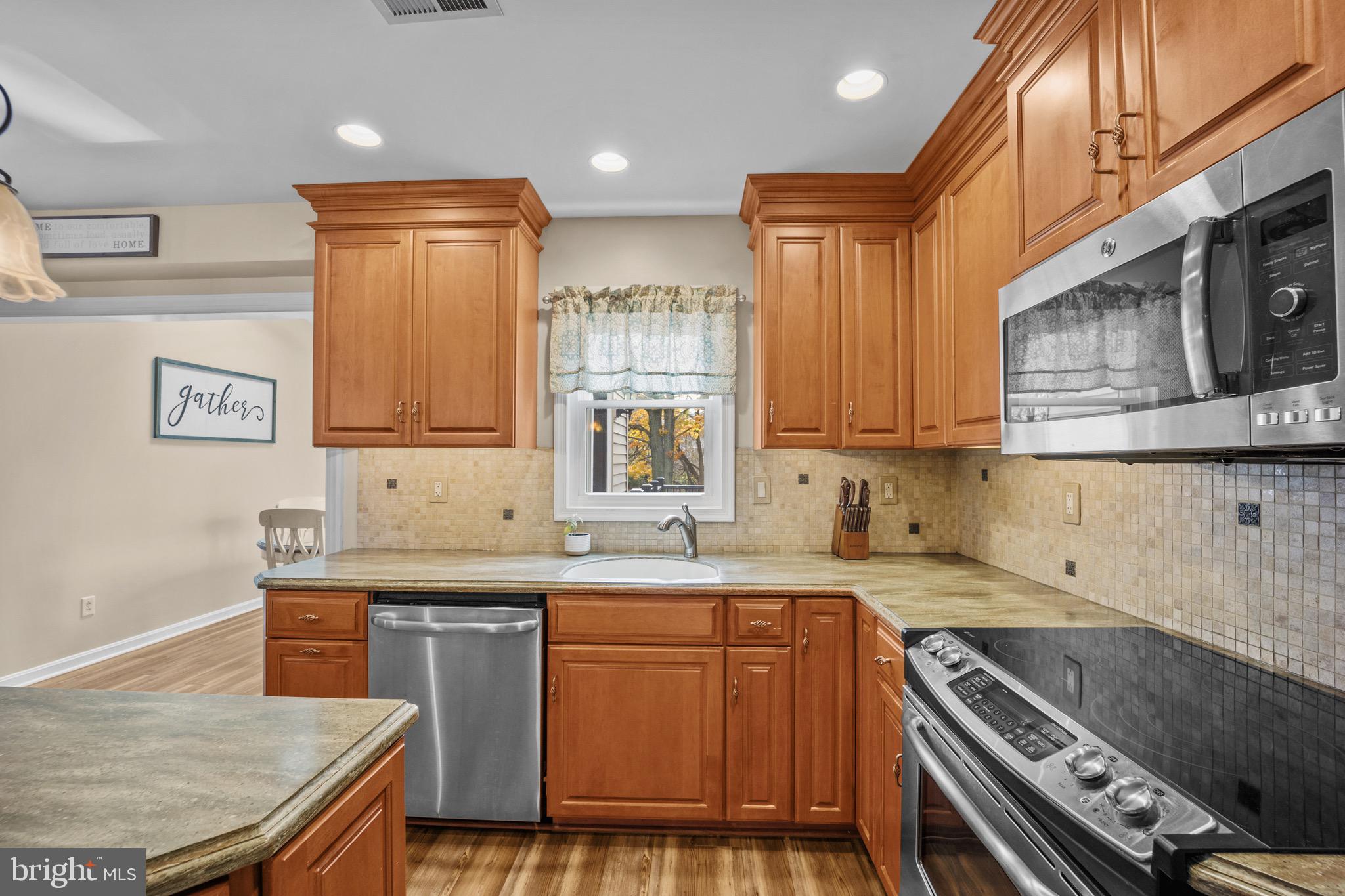 CEDAR HOLLOW - Residential