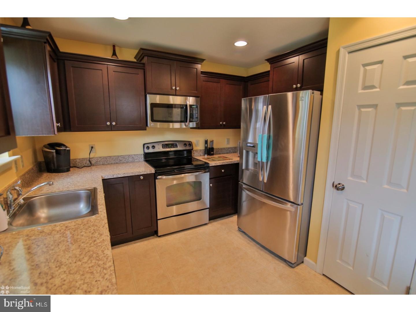 VILLAS AT SOUTH MOUN - Residential