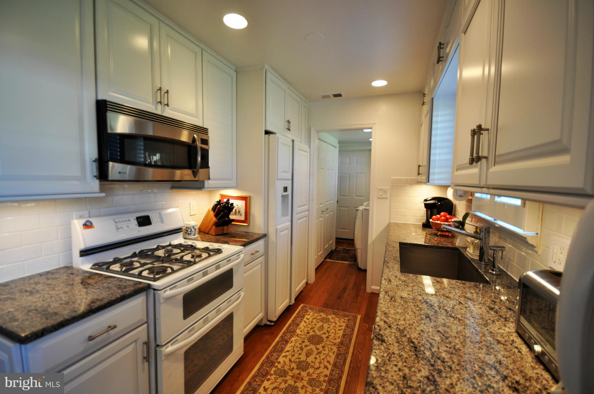 RIVERSIDE PARK HESSICK - Residential