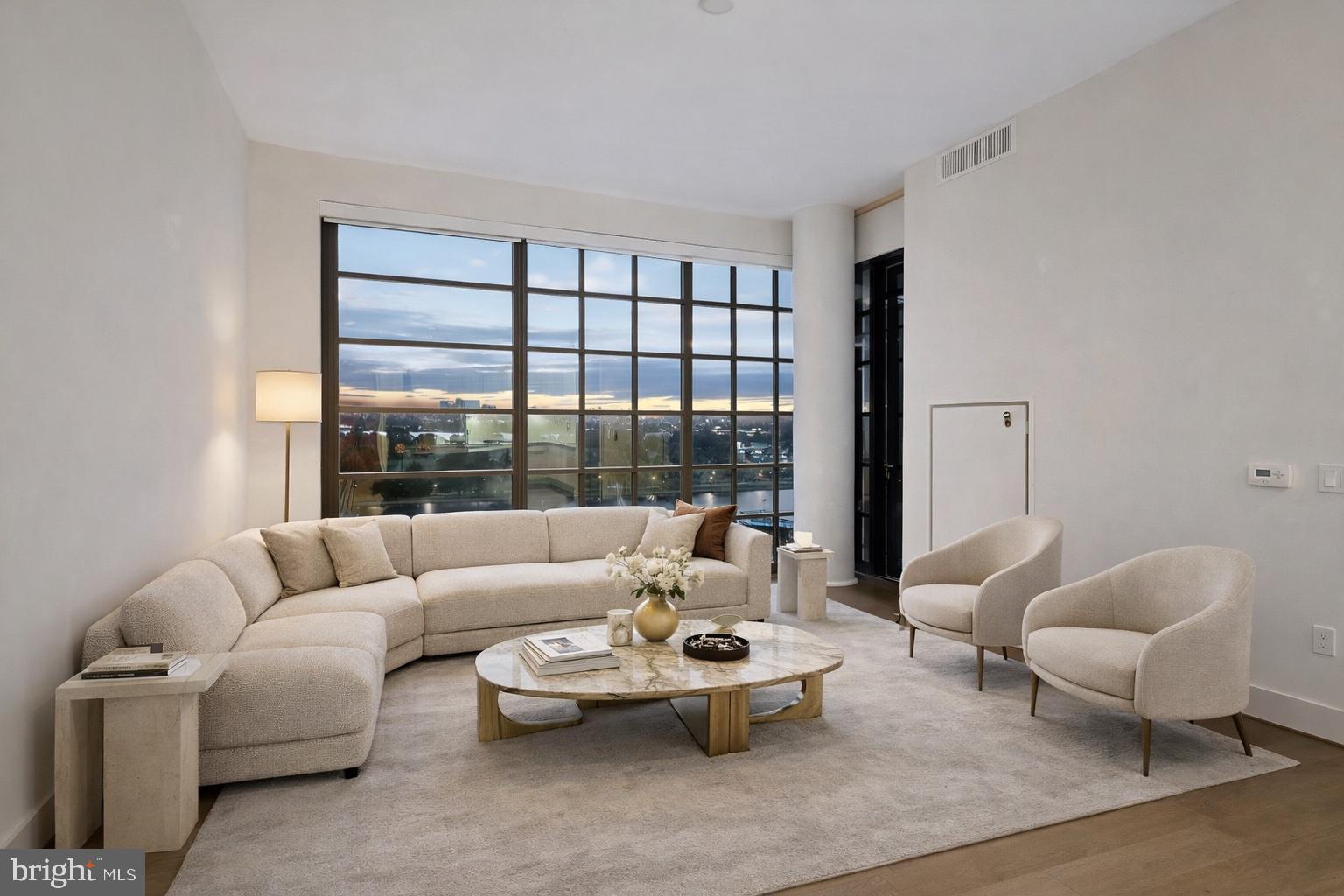 45 SUTTON SQUARE SW PH02