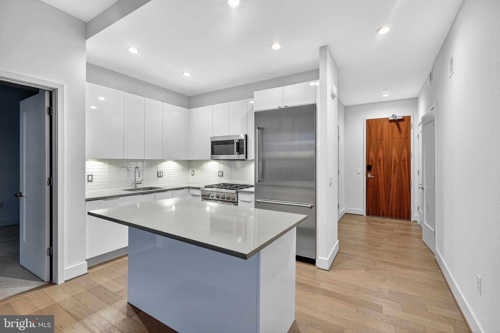 45 SUTTON SQUARE SW PH02