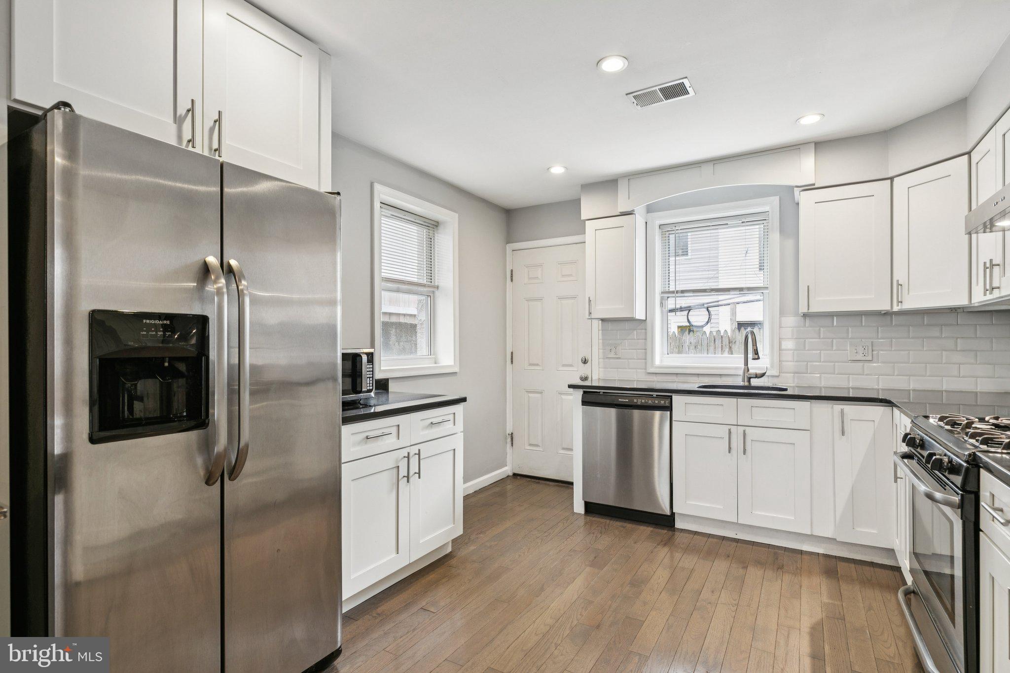 POINT BREEZE - Residential