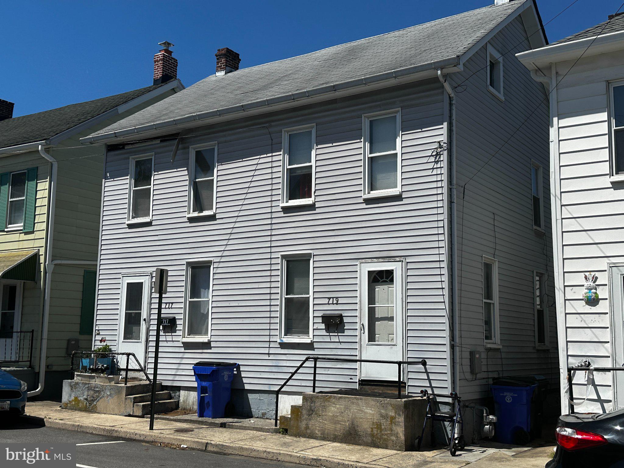 719 N LOCUST STREET