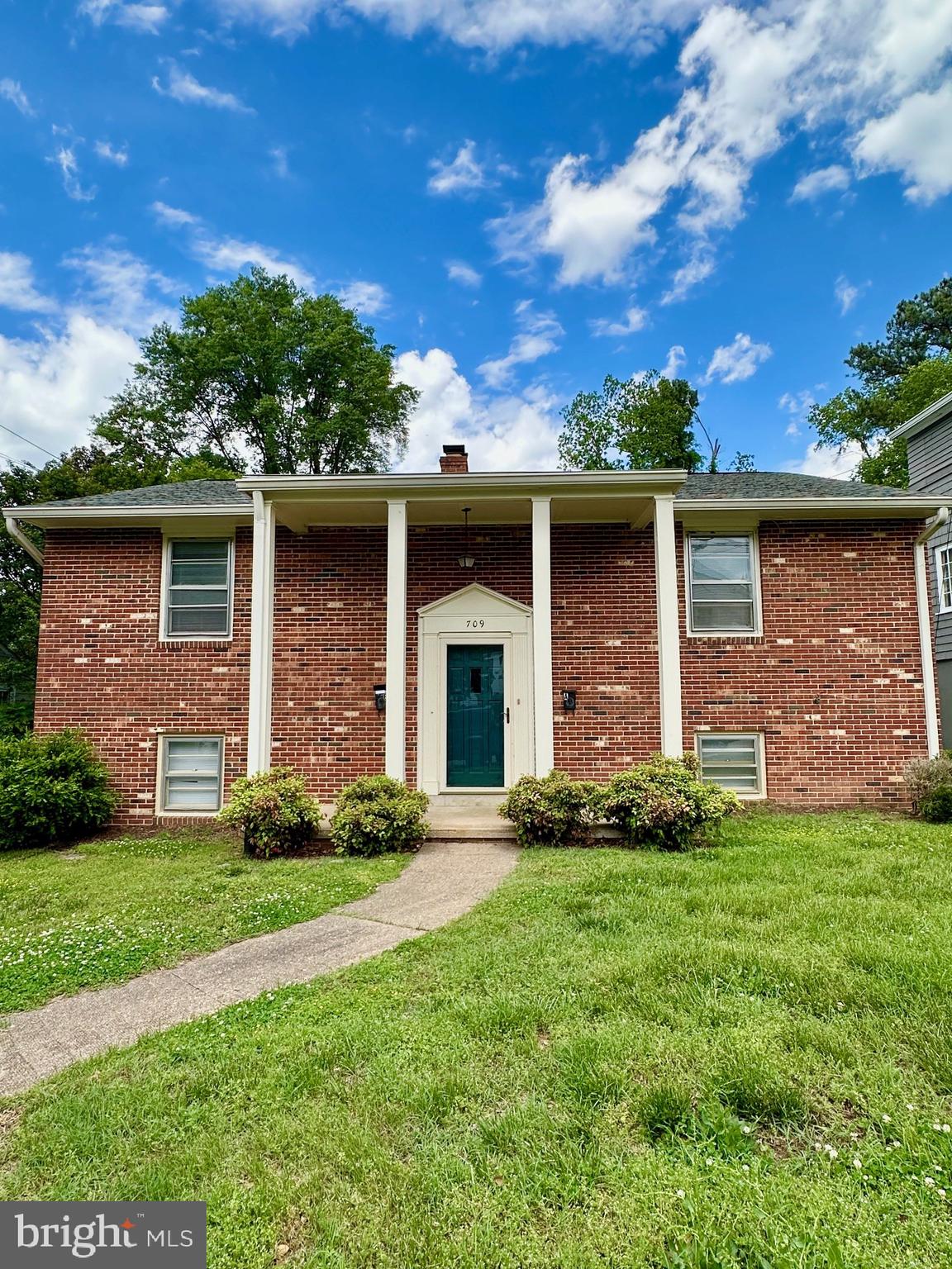 DOWNTOWN FREDERICKSBURG - Residential Lease