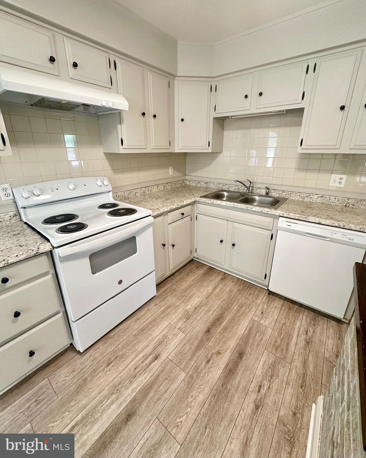 DOWNTOWN FREDERICKSBURG - Residential Lease