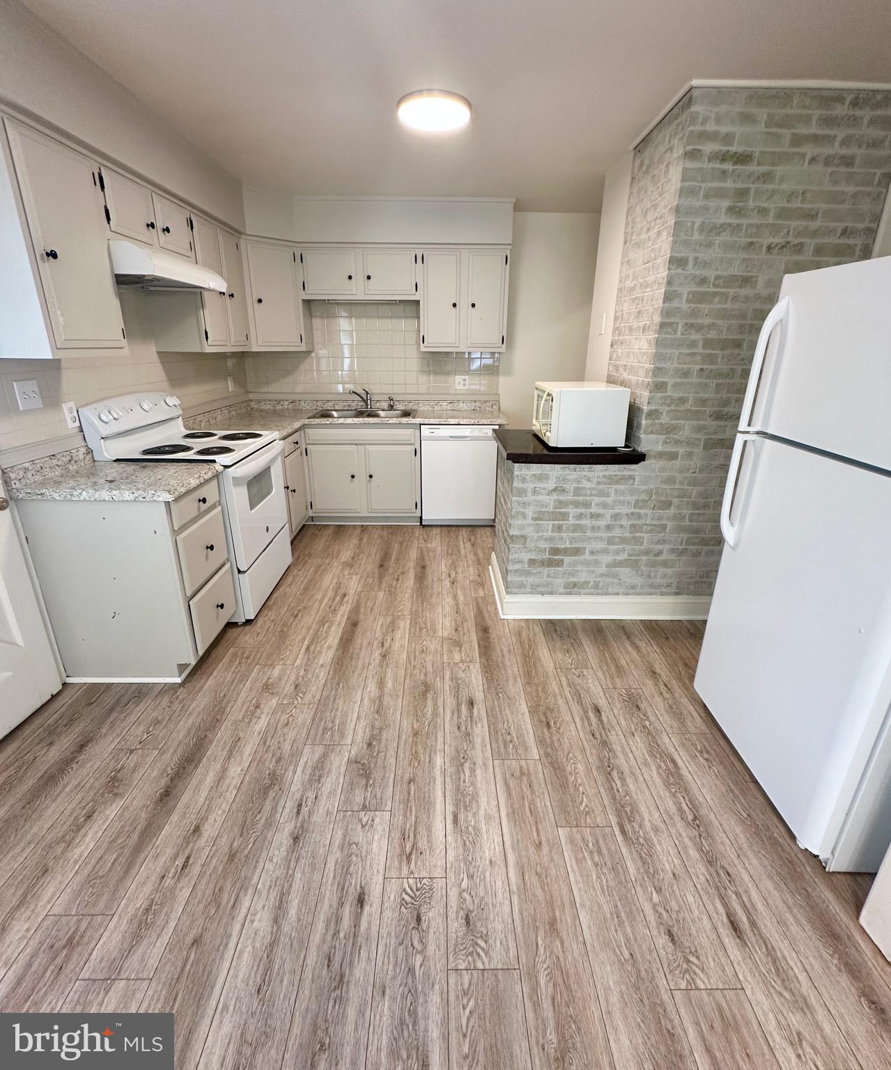 DOWNTOWN FREDERICKSBURG - Residential Lease