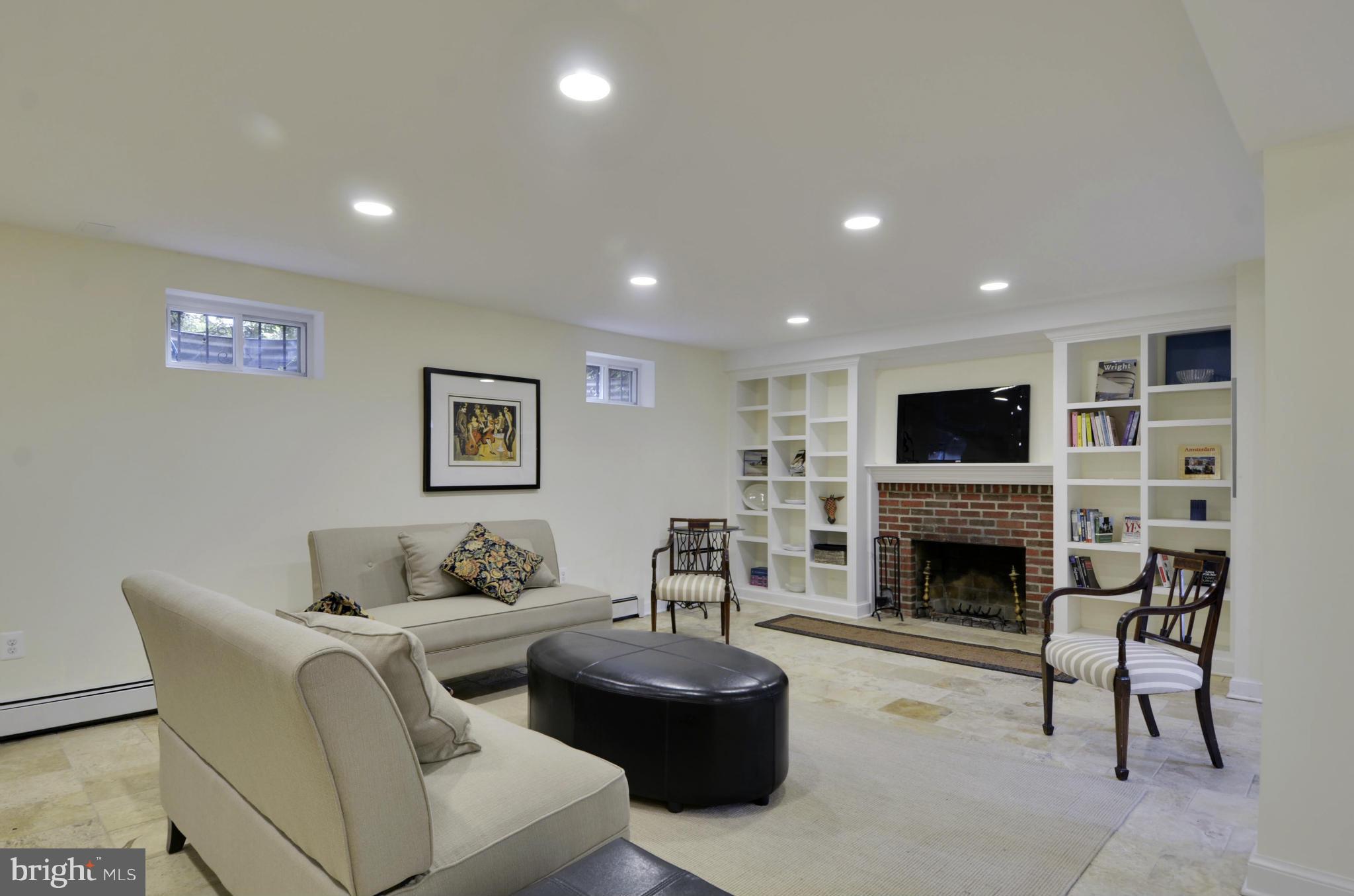 WOODSIDE PARK - Residential