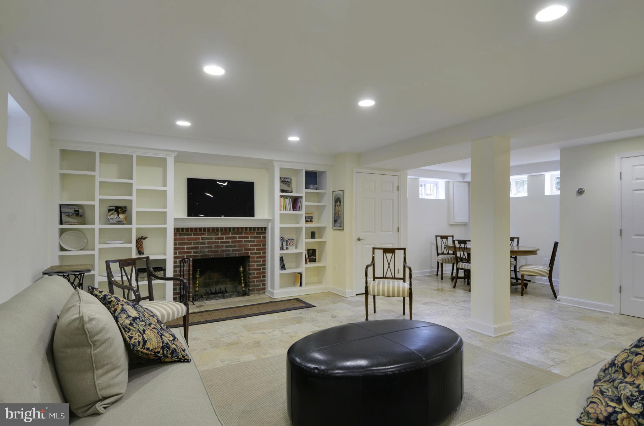 WOODSIDE PARK - Residential