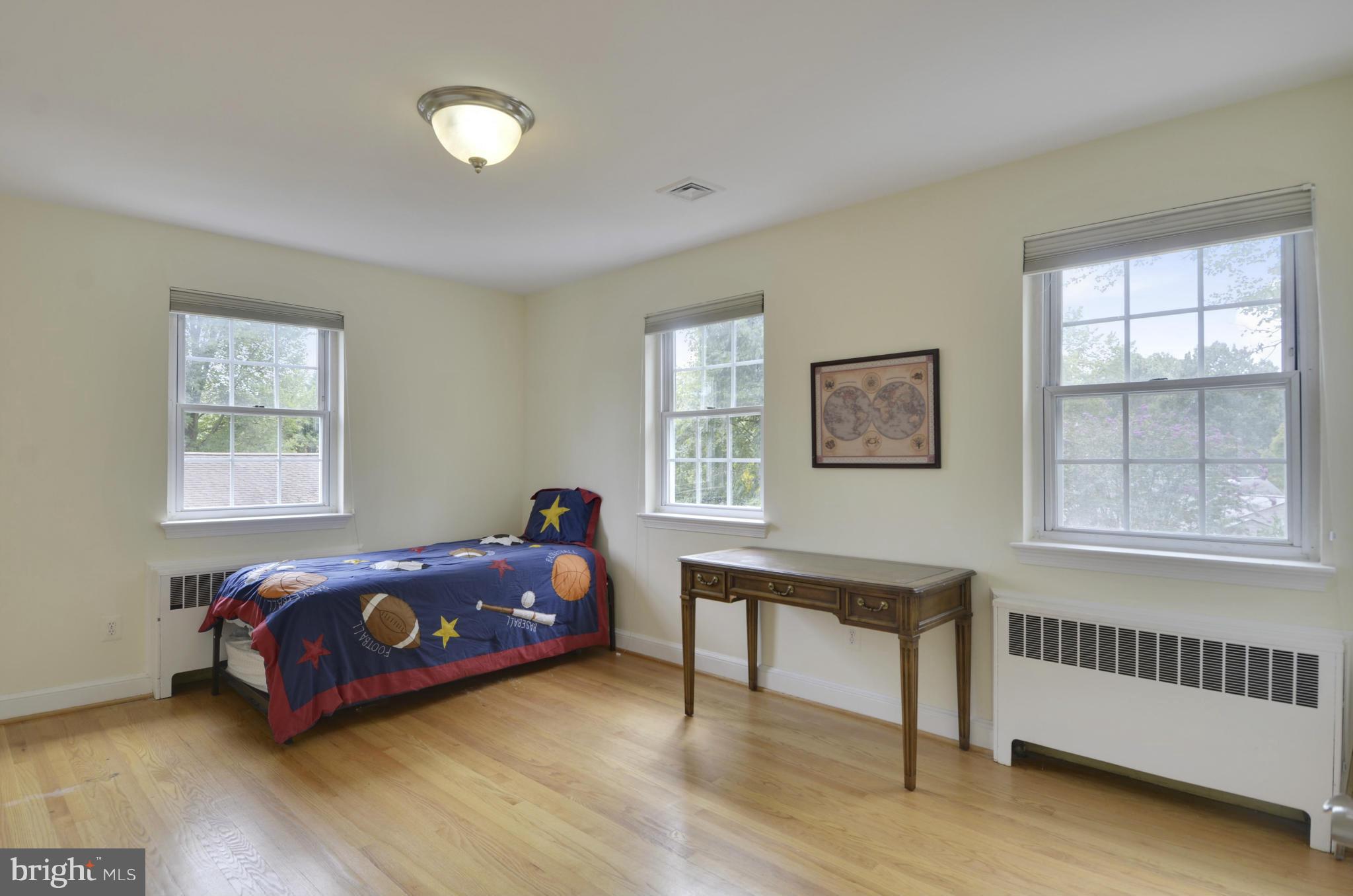 WOODSIDE PARK - Residential