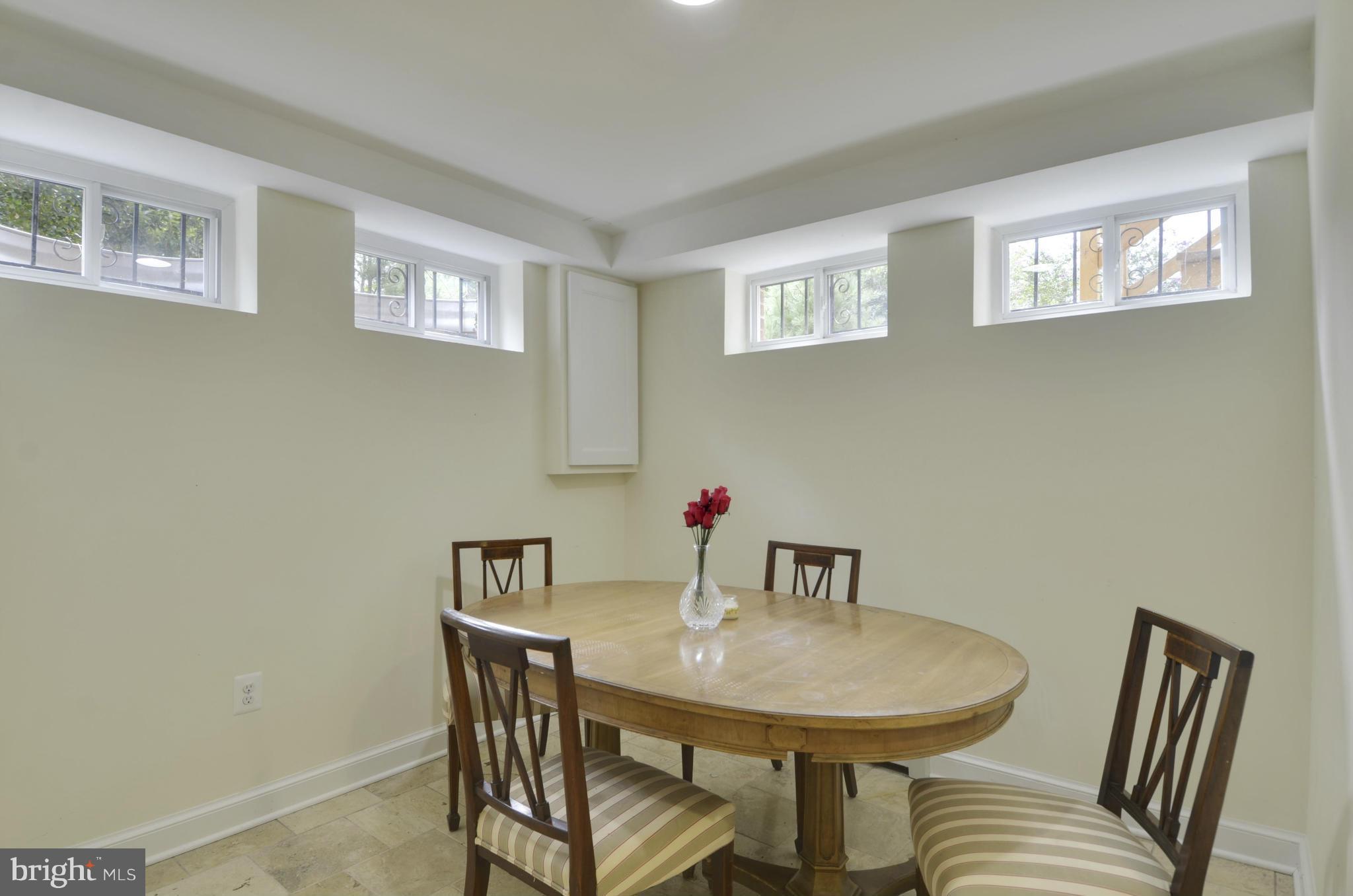 WOODSIDE PARK - Residential