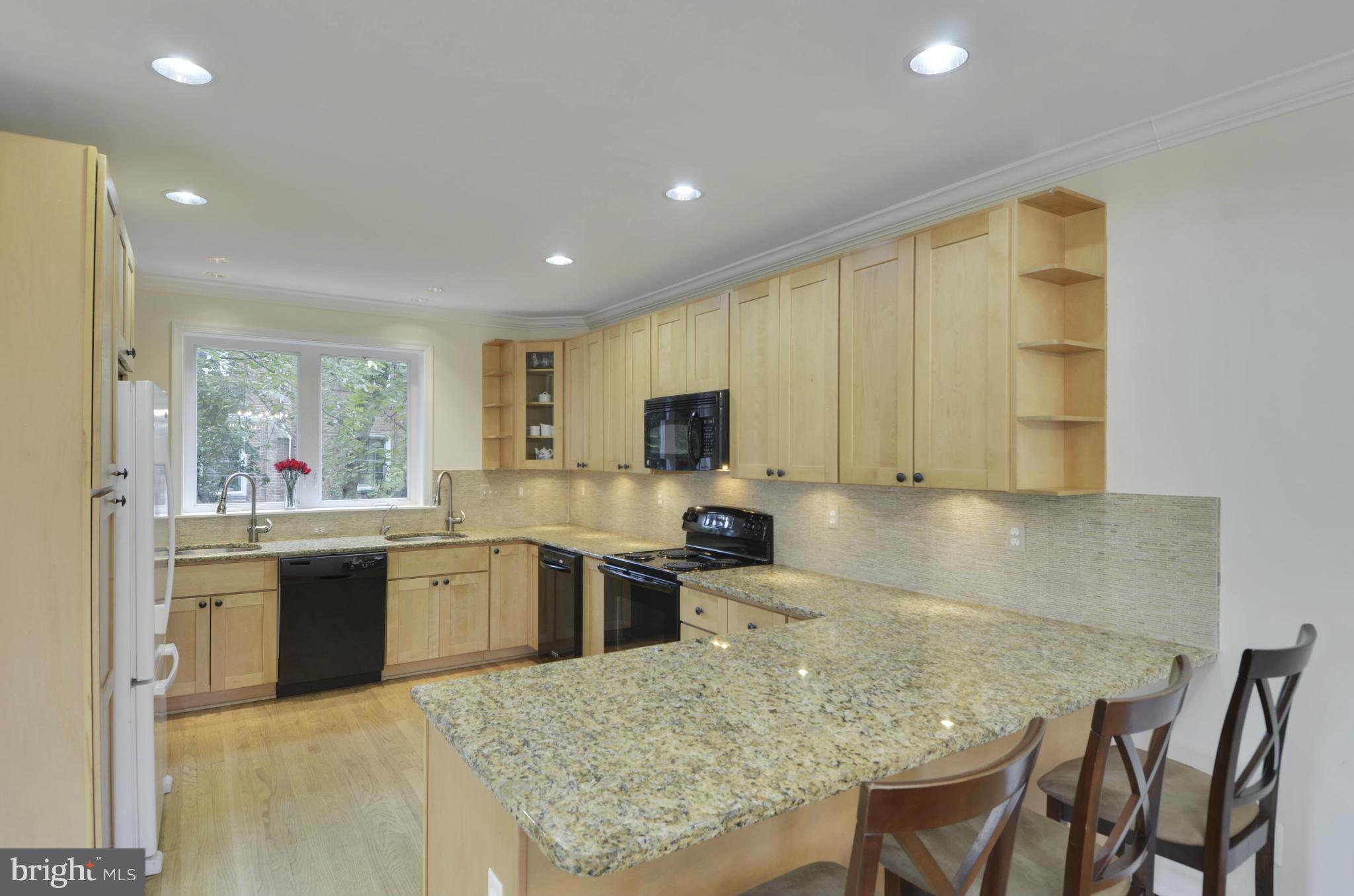 WOODSIDE PARK - Residential