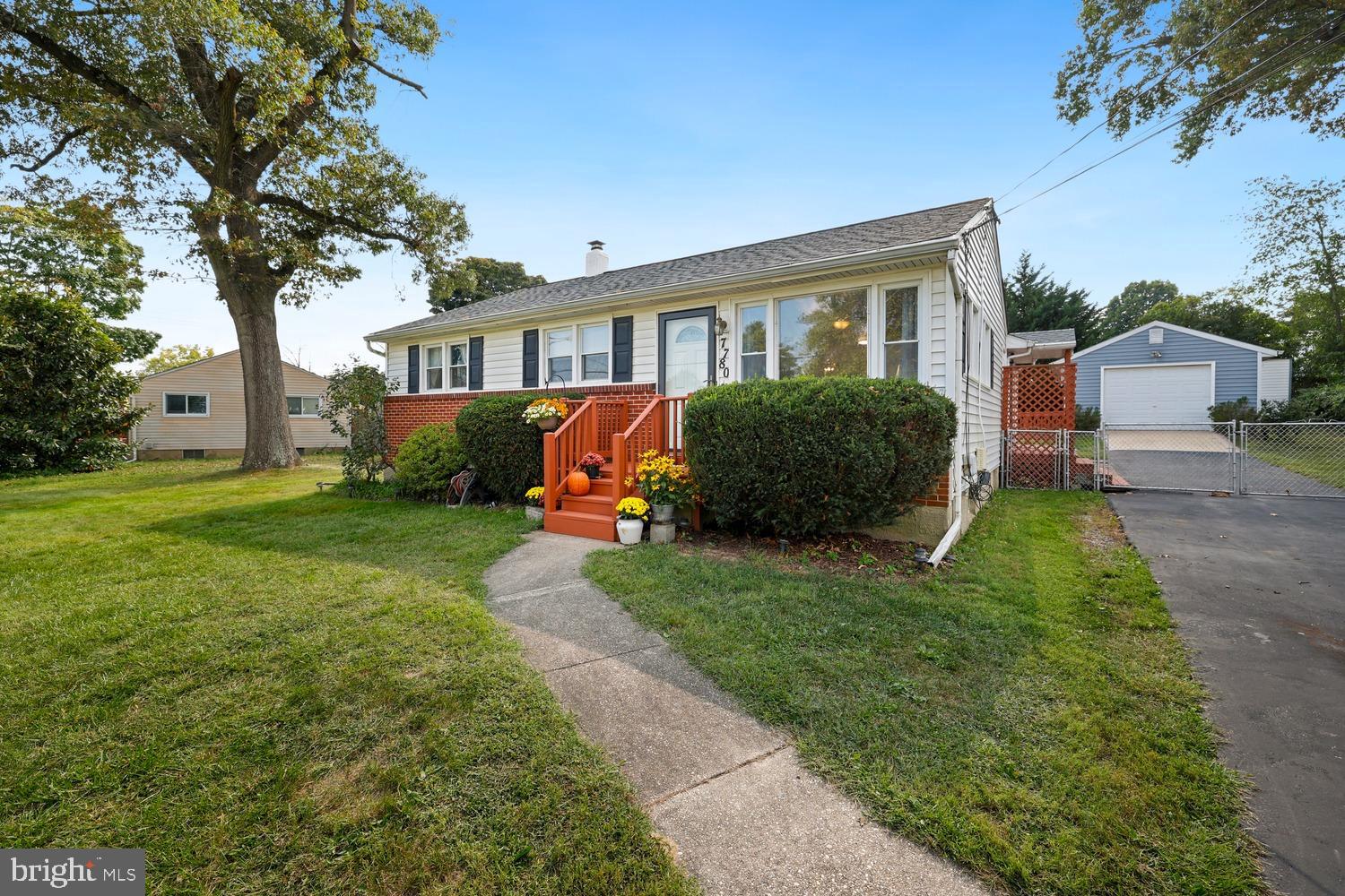 SHAREWOOD ACRES - Residential