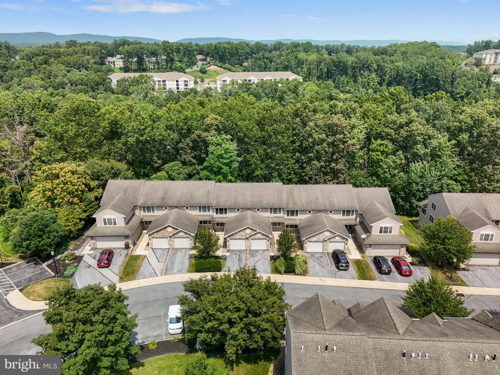 662 OAKWOOD AVENUE E