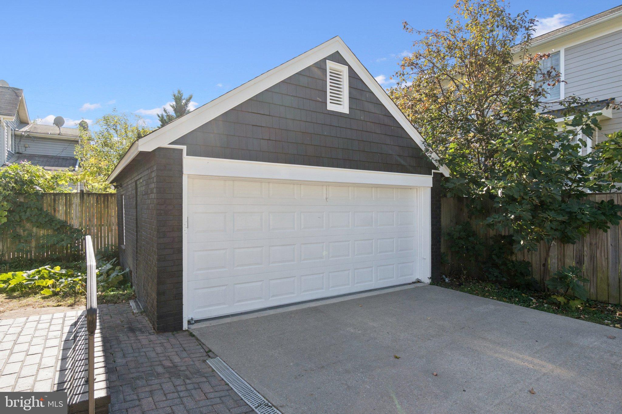 AURORA HILLS - Residential