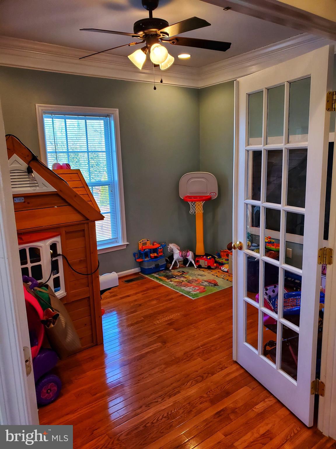 EDINBURG SQUARE - Residential