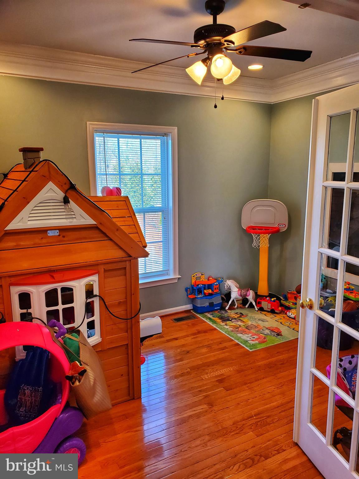 EDINBURG SQUARE - Residential