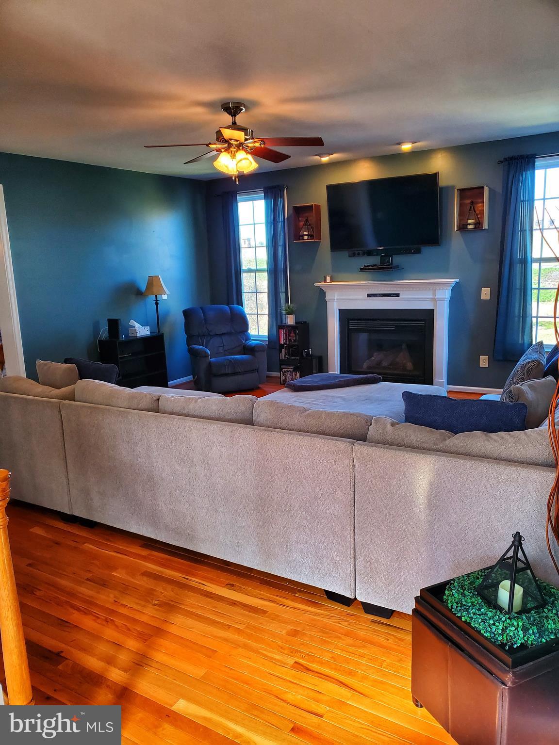 EDINBURG SQUARE - Residential