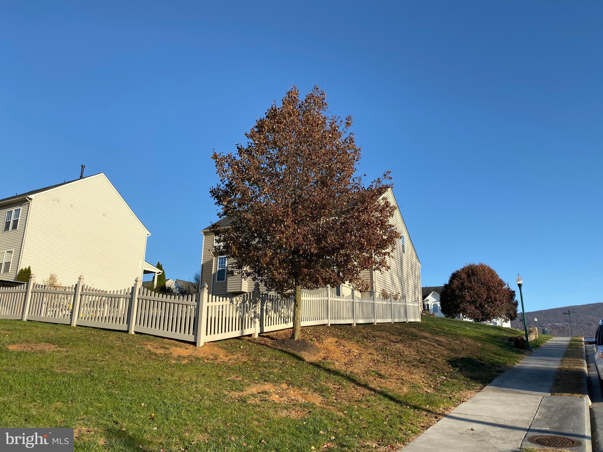 EDINBURG SQUARE - Residential