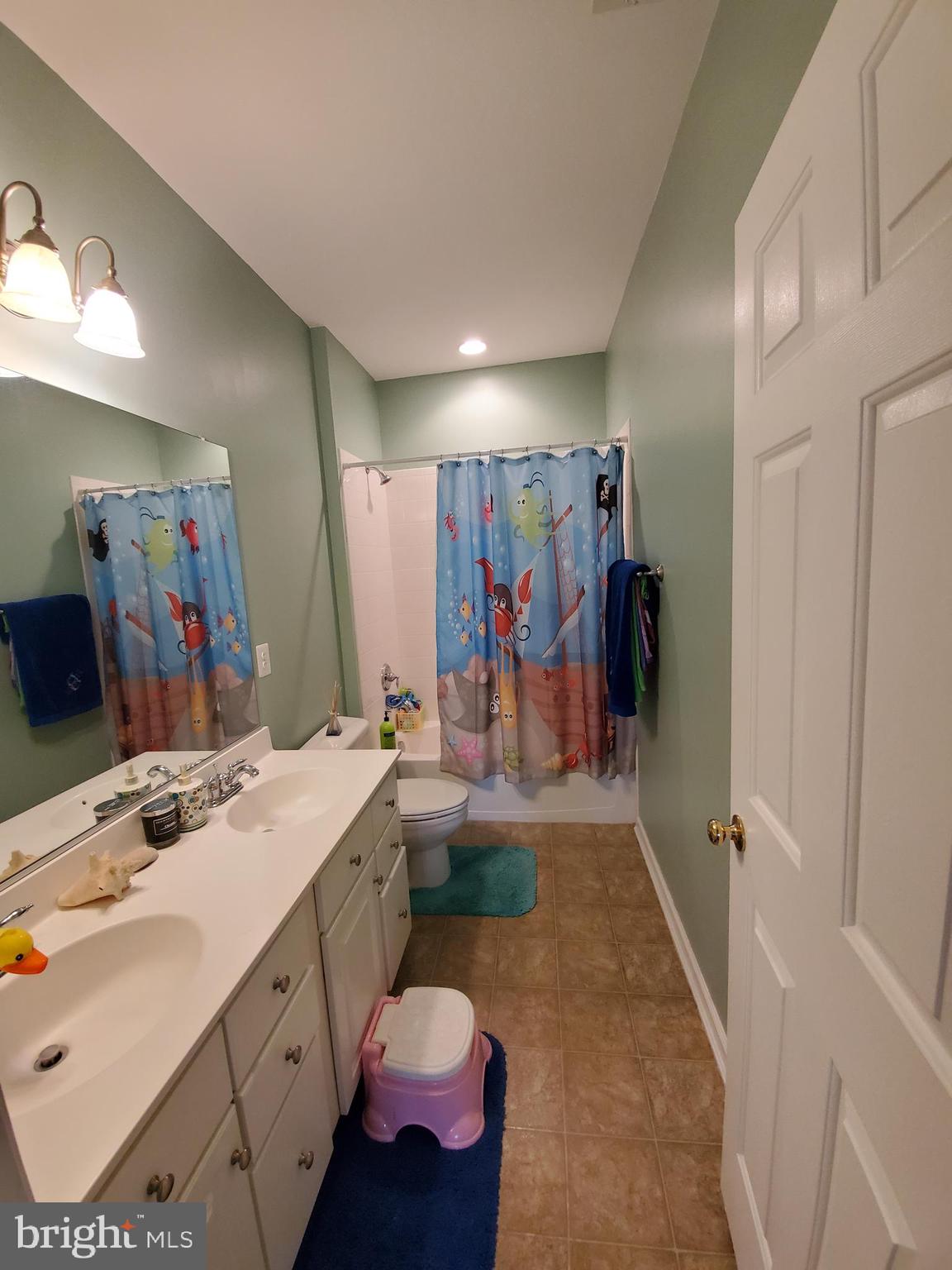 EDINBURG SQUARE - Residential