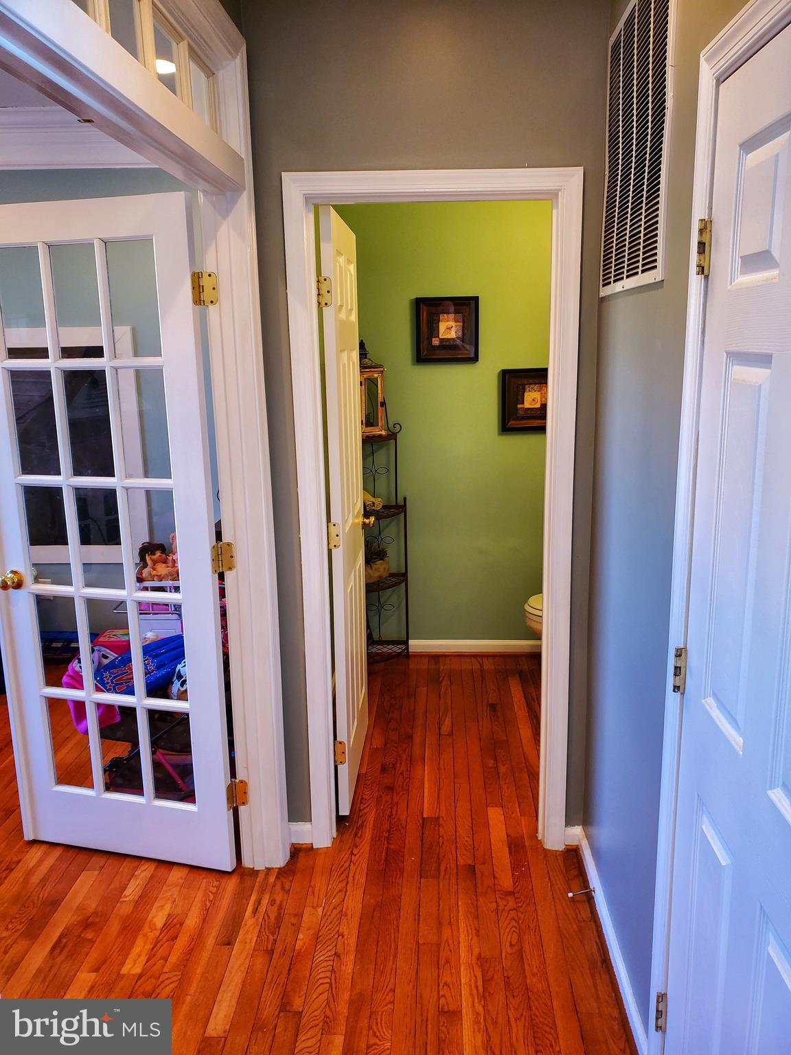 EDINBURG SQUARE - Residential